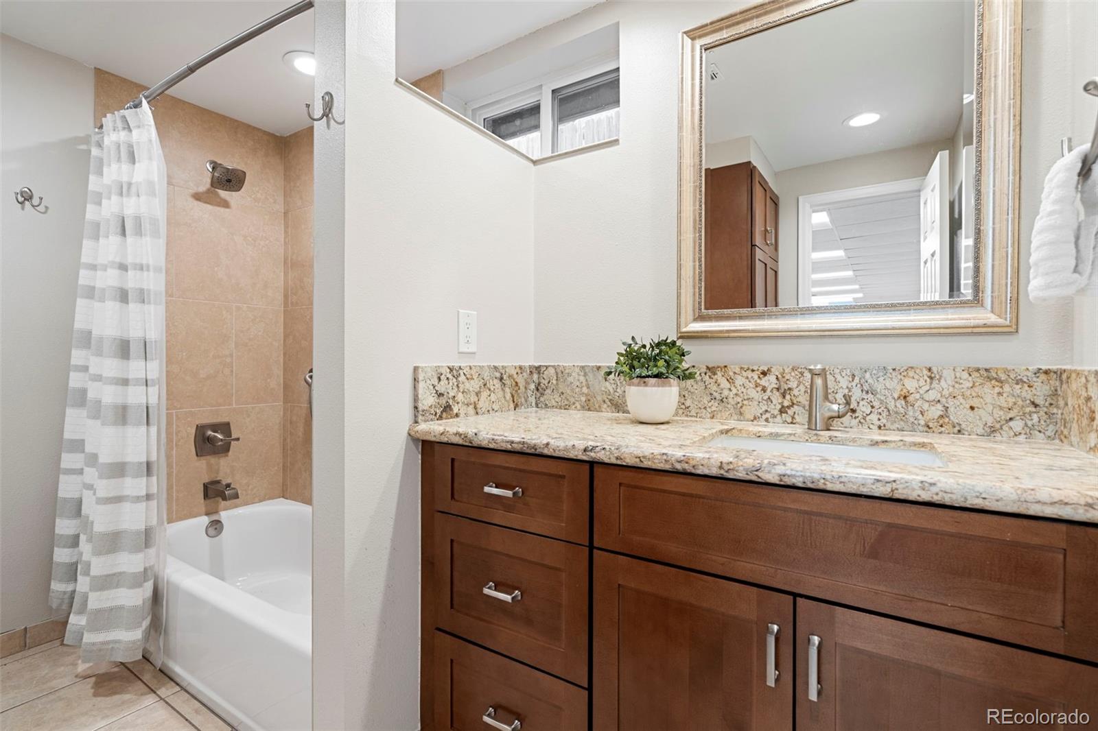 6333 S Dexter Street