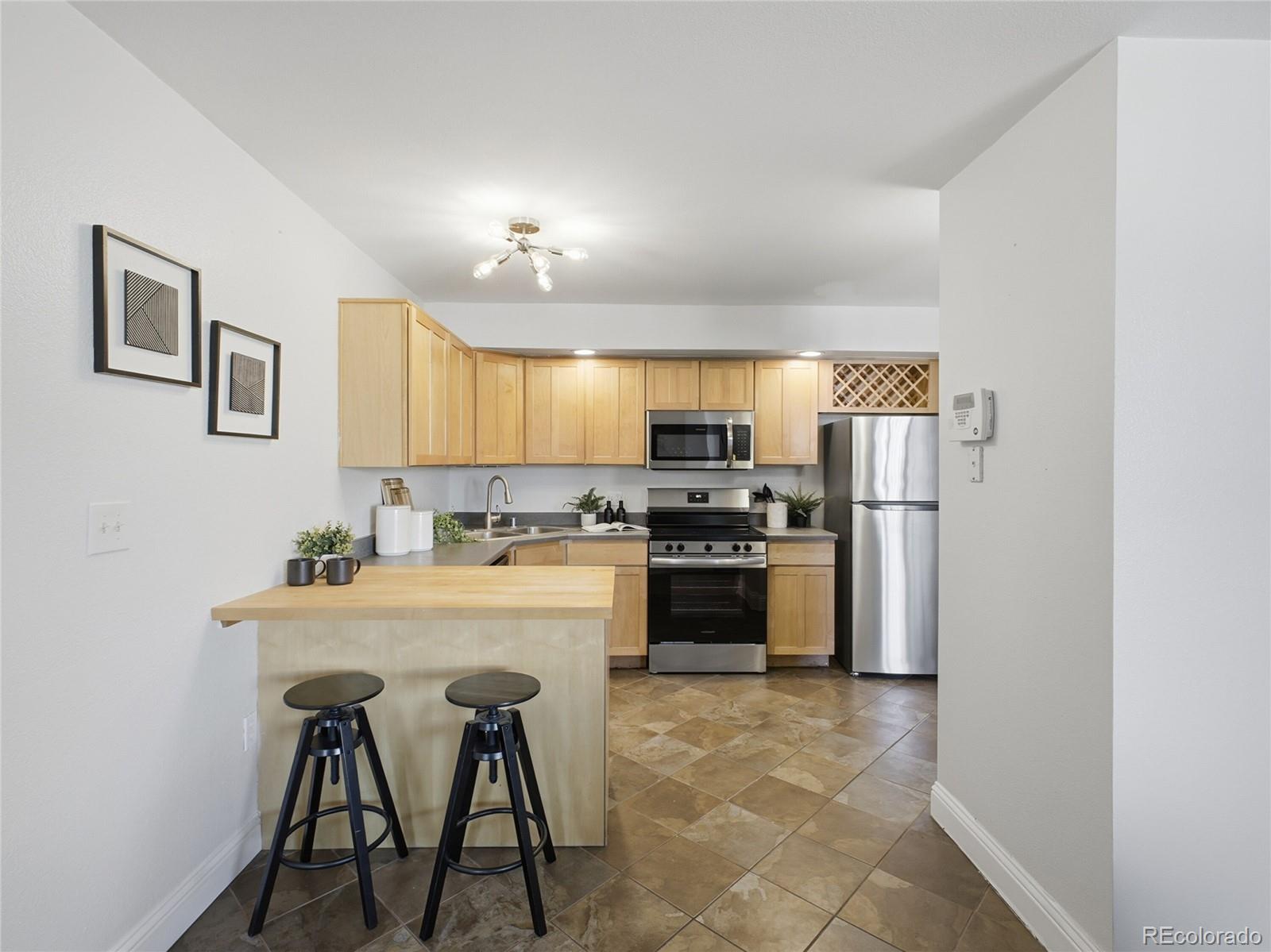 601 W 11th Avenue Unit: 604