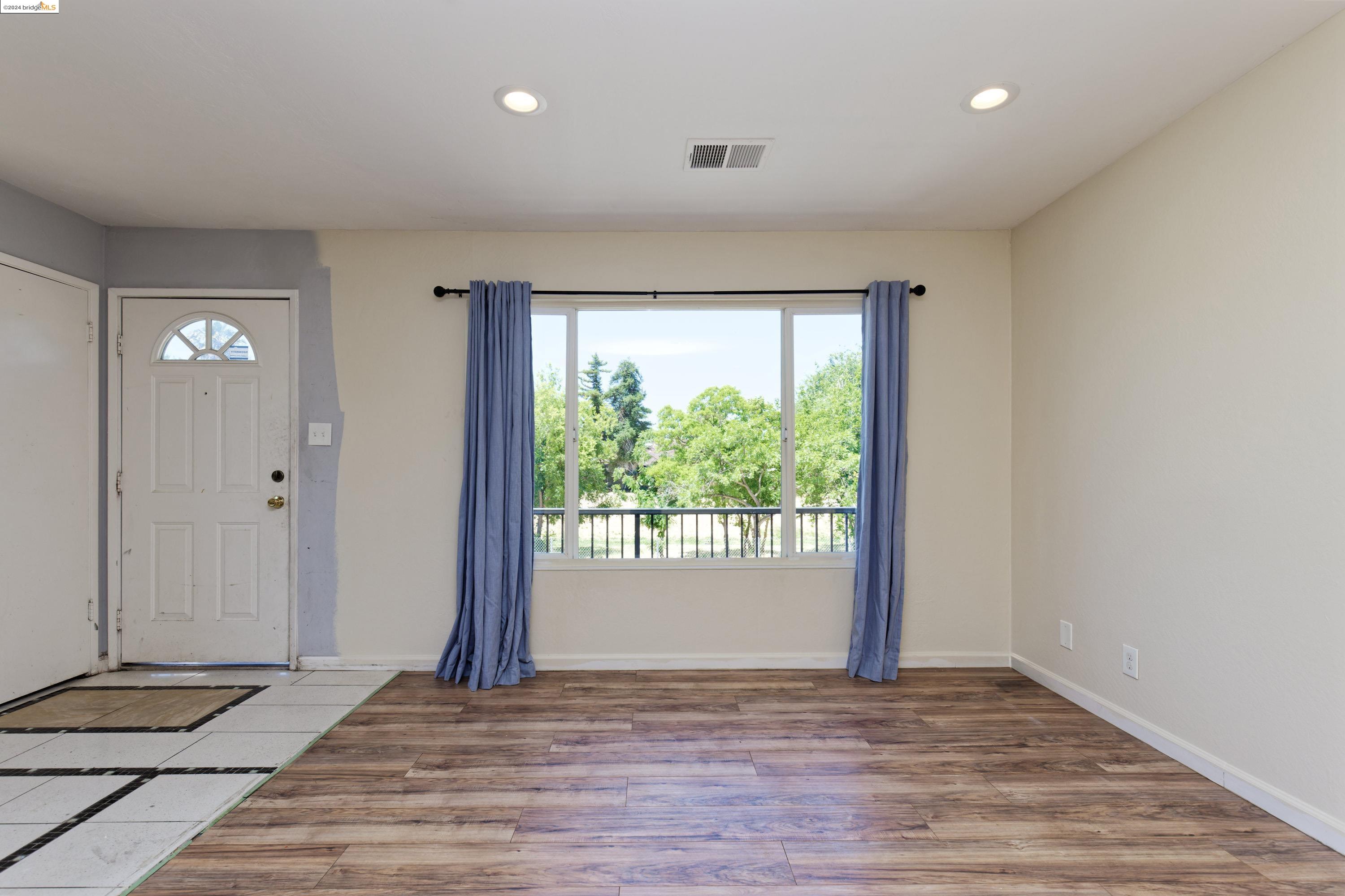 2312 Lemontree Way # 4