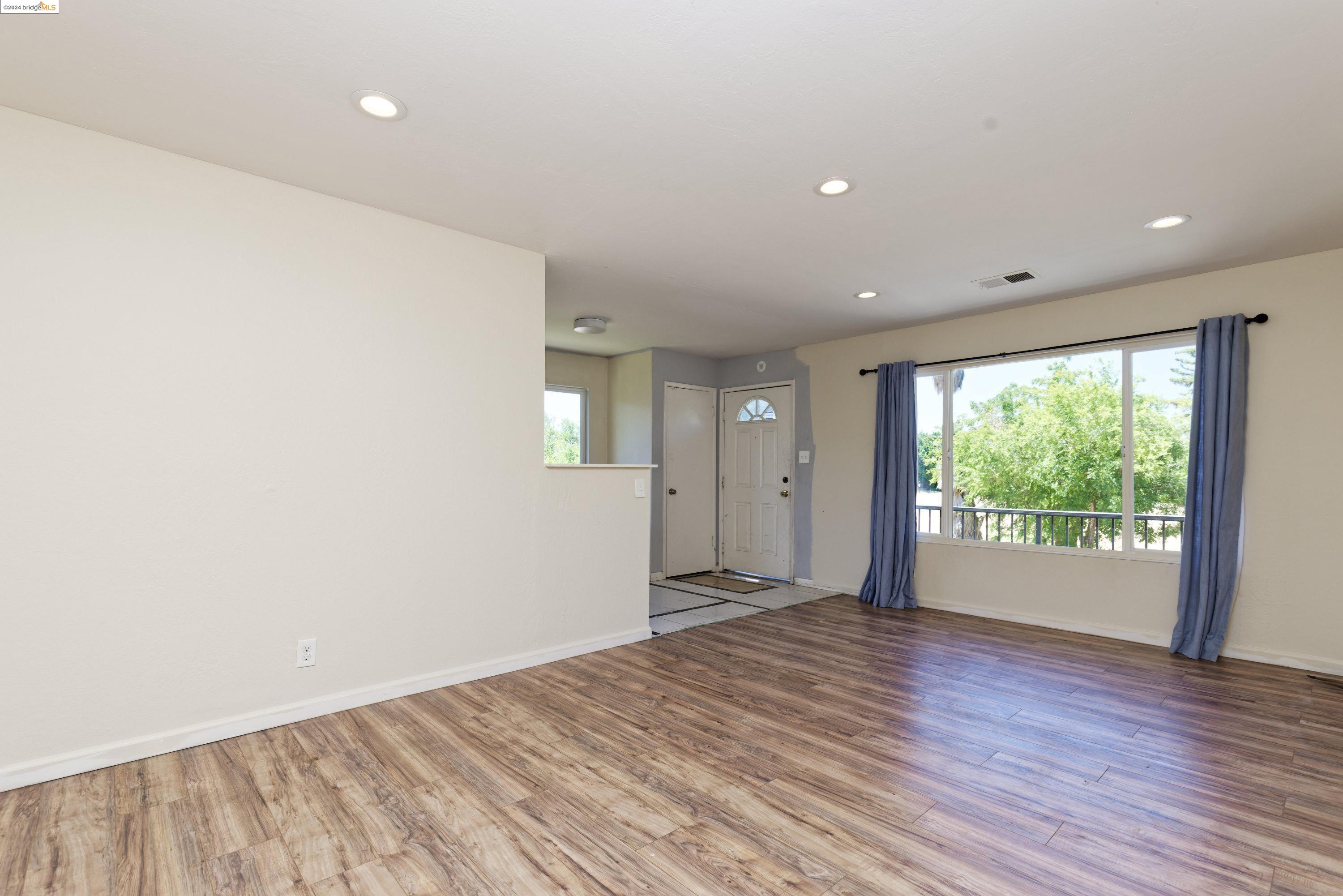 2312 Lemontree Way # 4