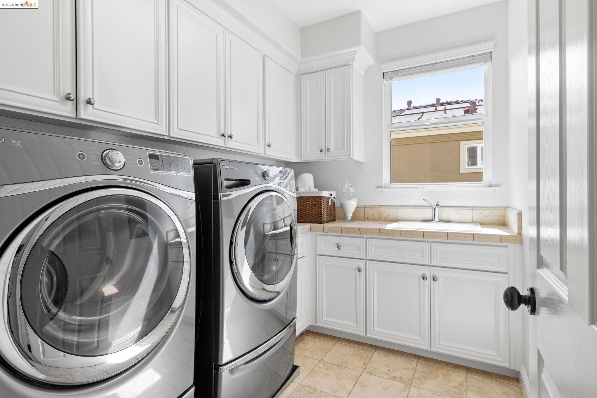 1062 Laguna Creek Ln