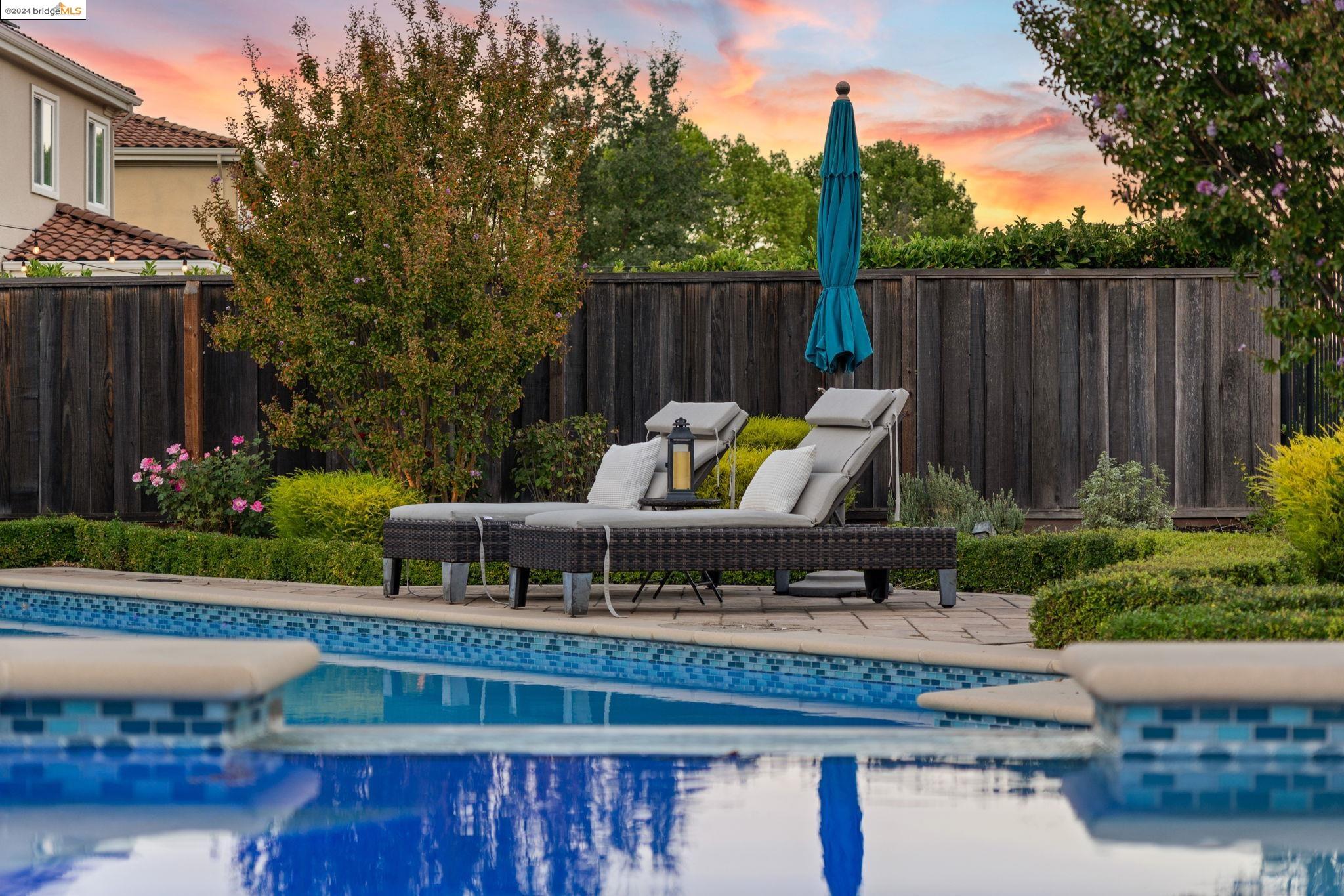 1062 Laguna Creek Ln