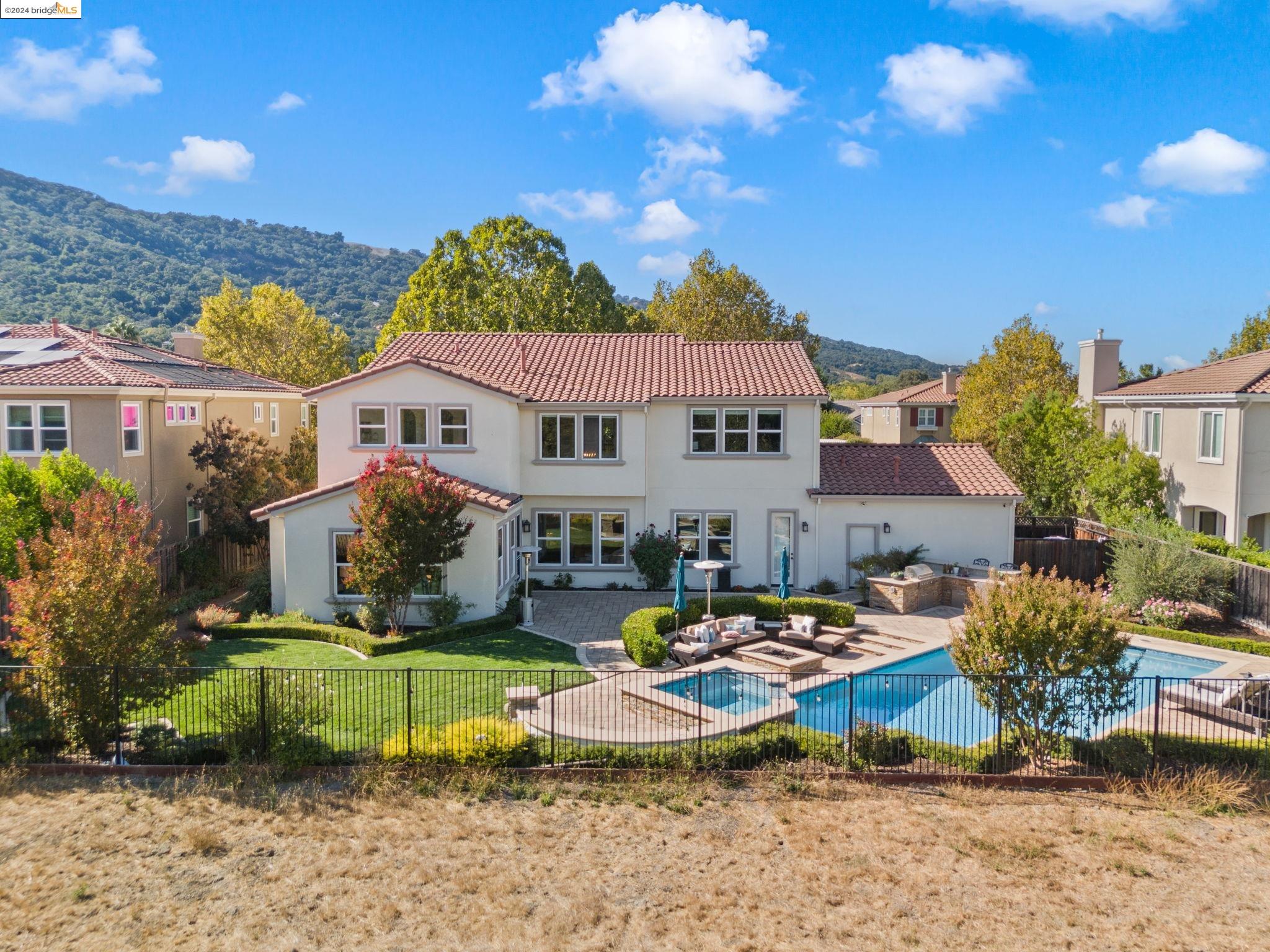 1062 Laguna Creek Ln