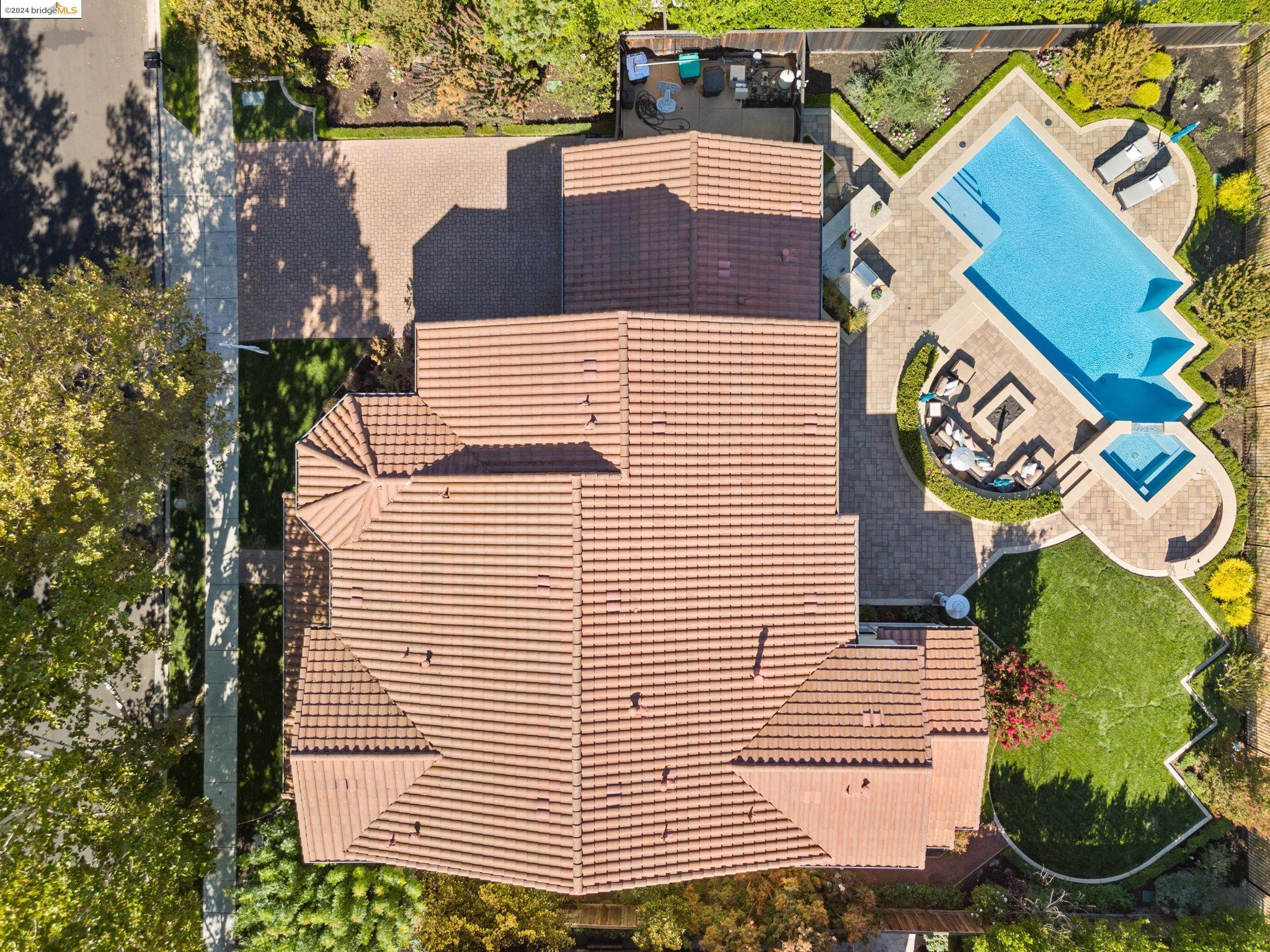 1062 Laguna Creek Ln