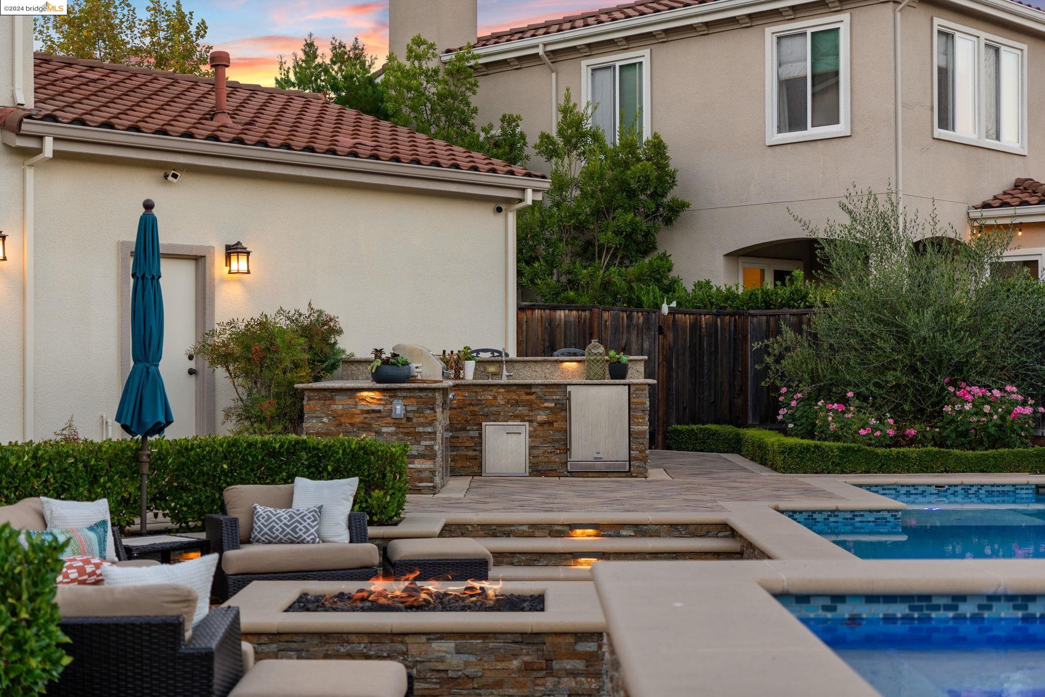 1062 Laguna Creek Ln