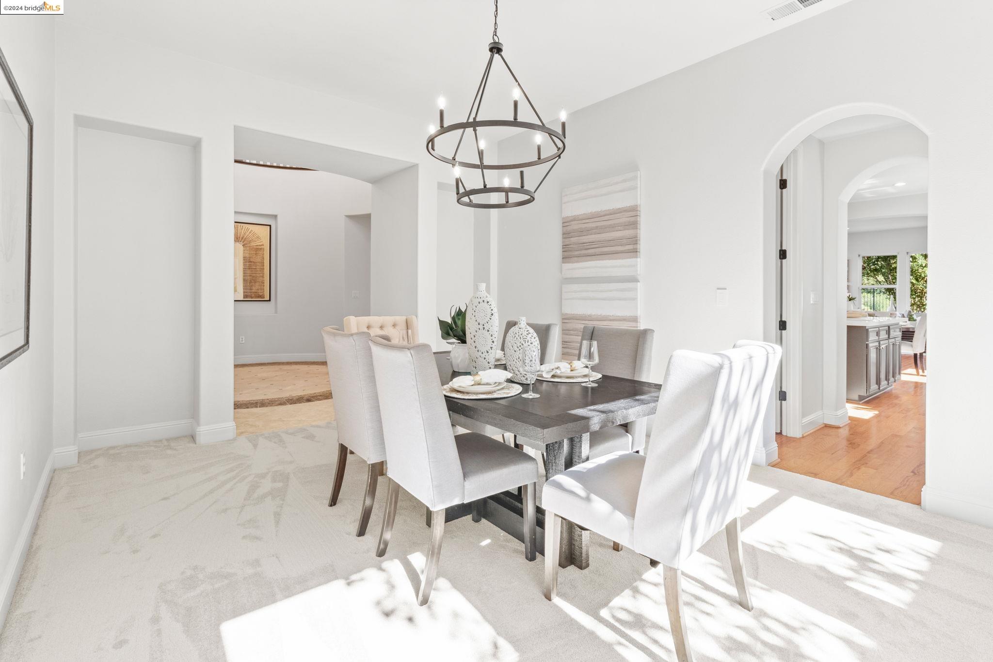 1062 Laguna Creek Ln