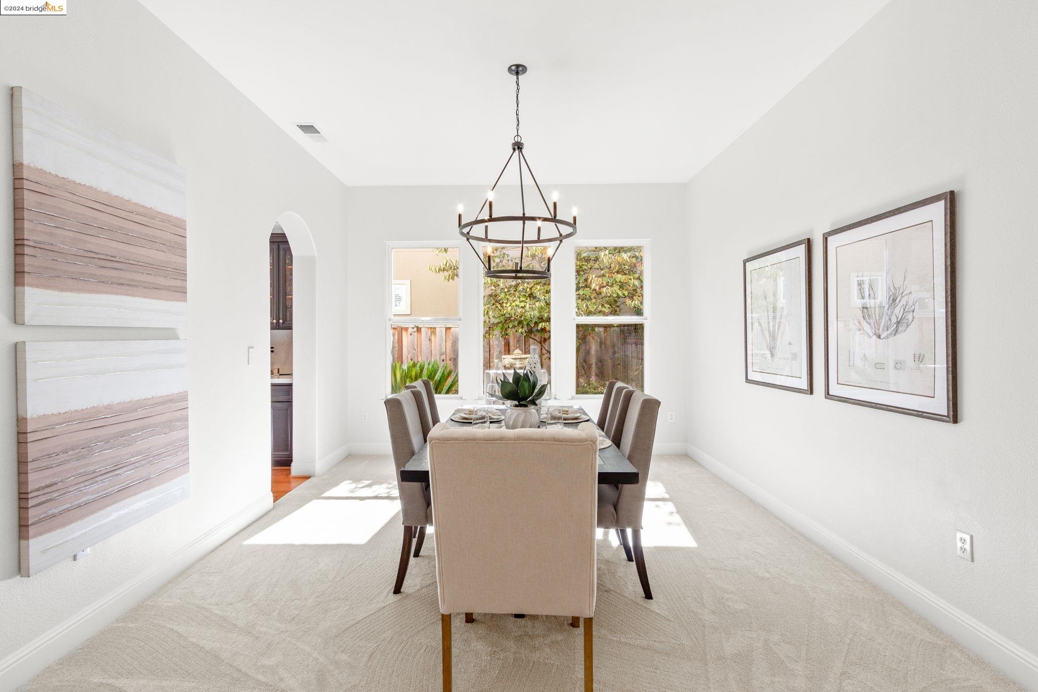 1062 Laguna Creek Ln