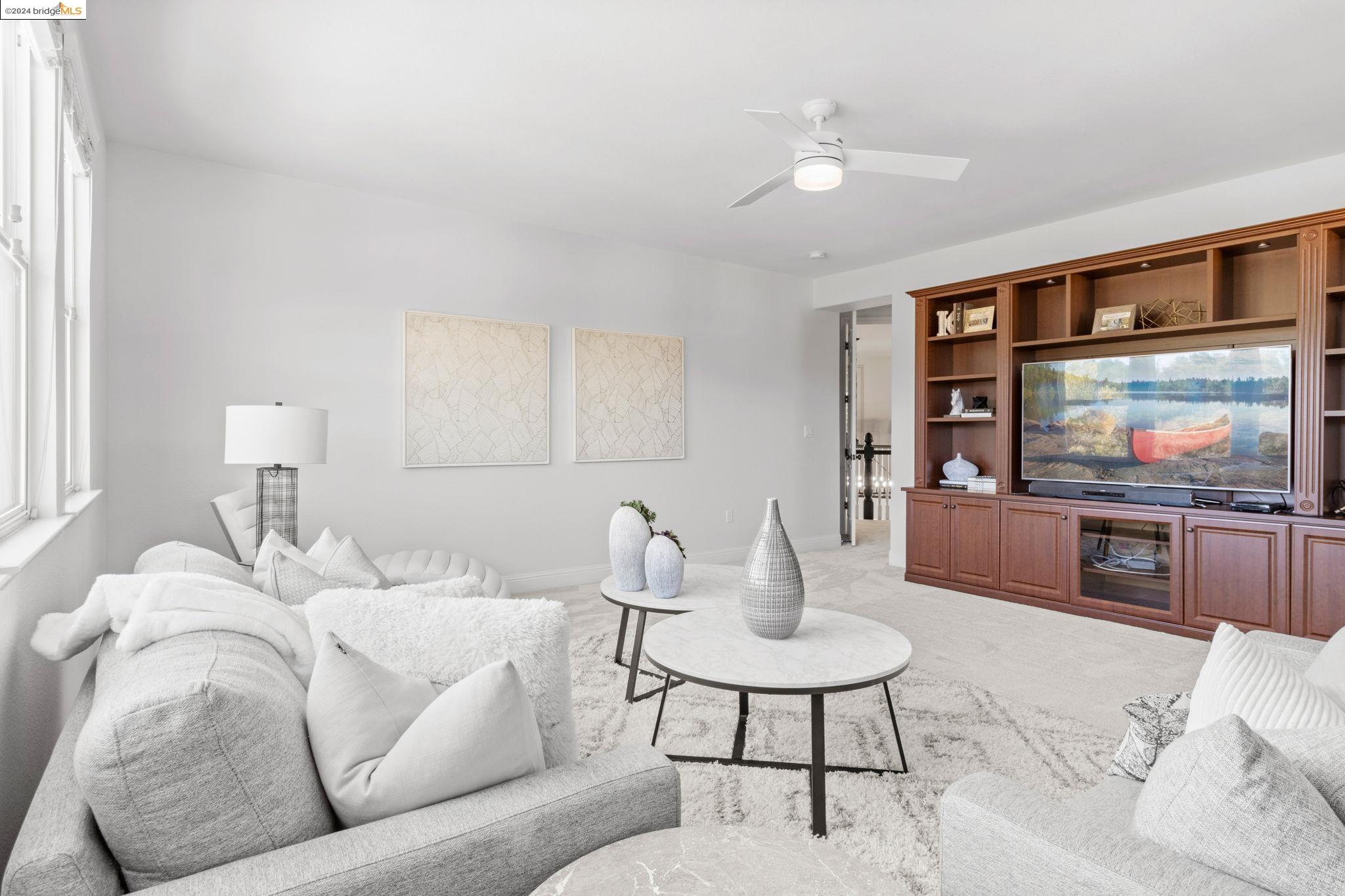 1062 Laguna Creek Ln