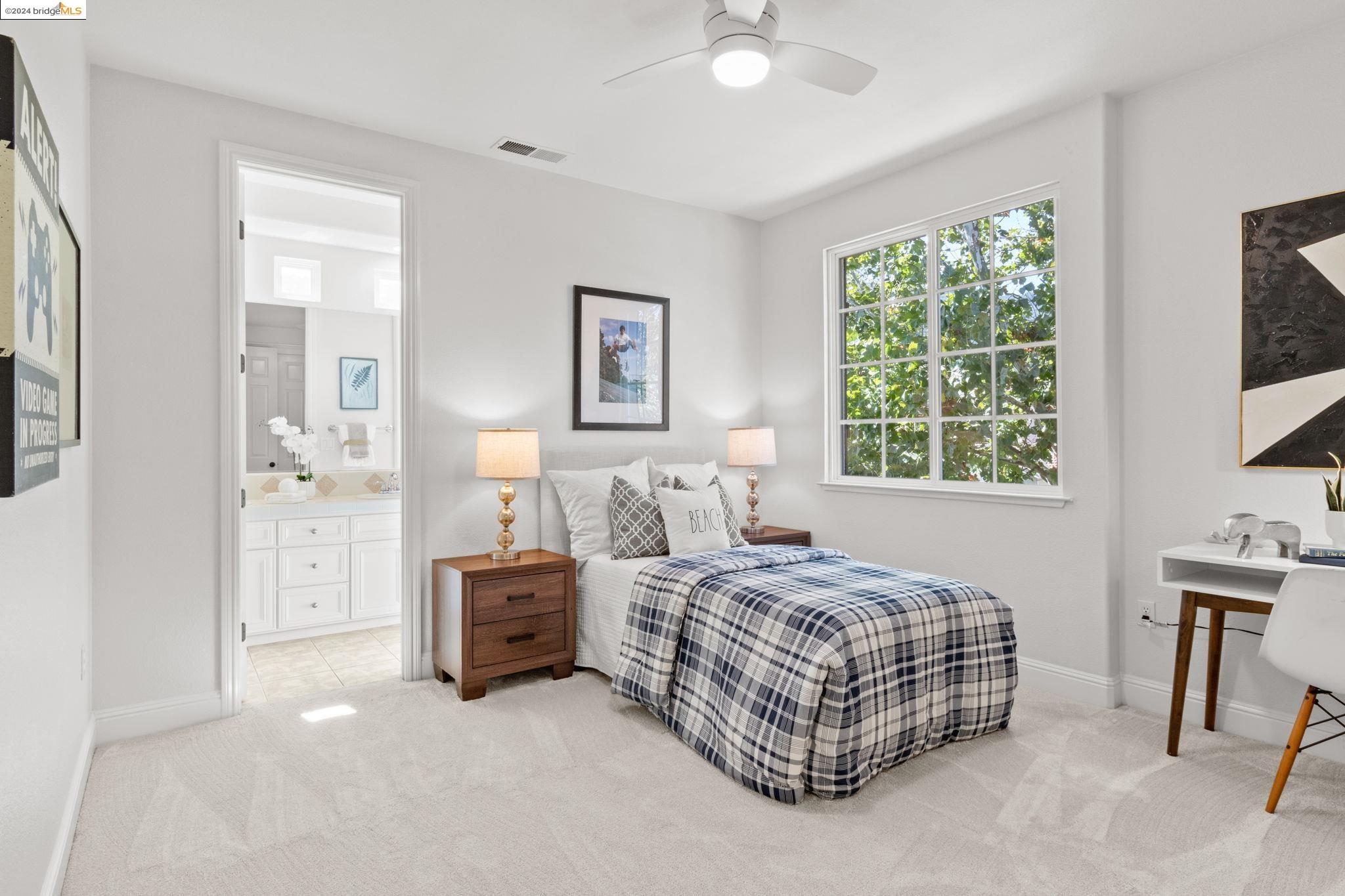 1062 Laguna Creek Ln