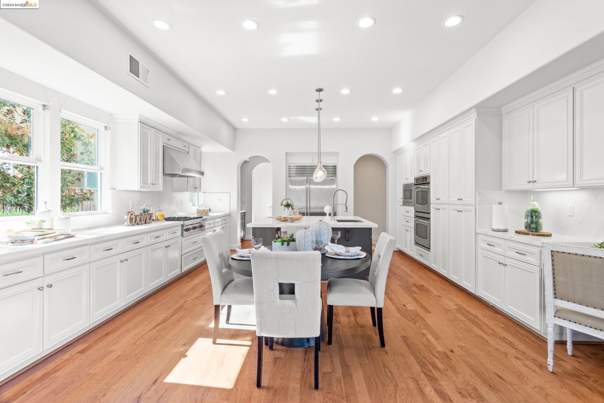 1062 Laguna Creek Ln