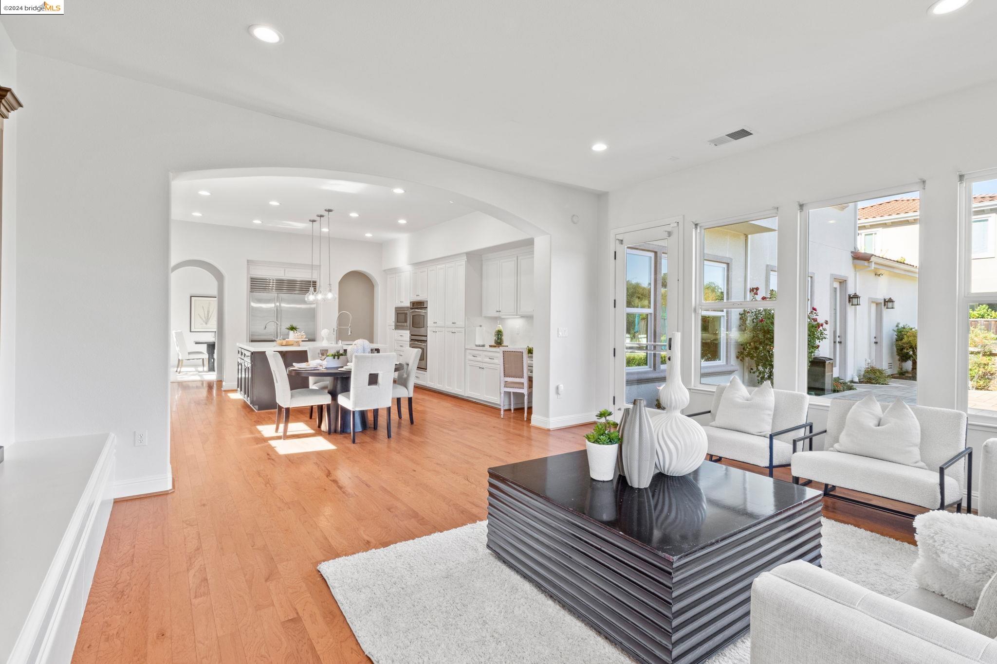 1062 Laguna Creek Ln