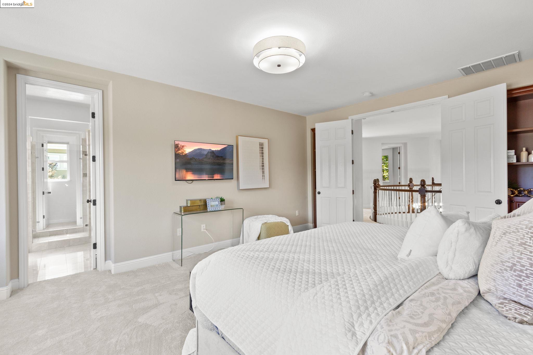 1062 Laguna Creek Ln