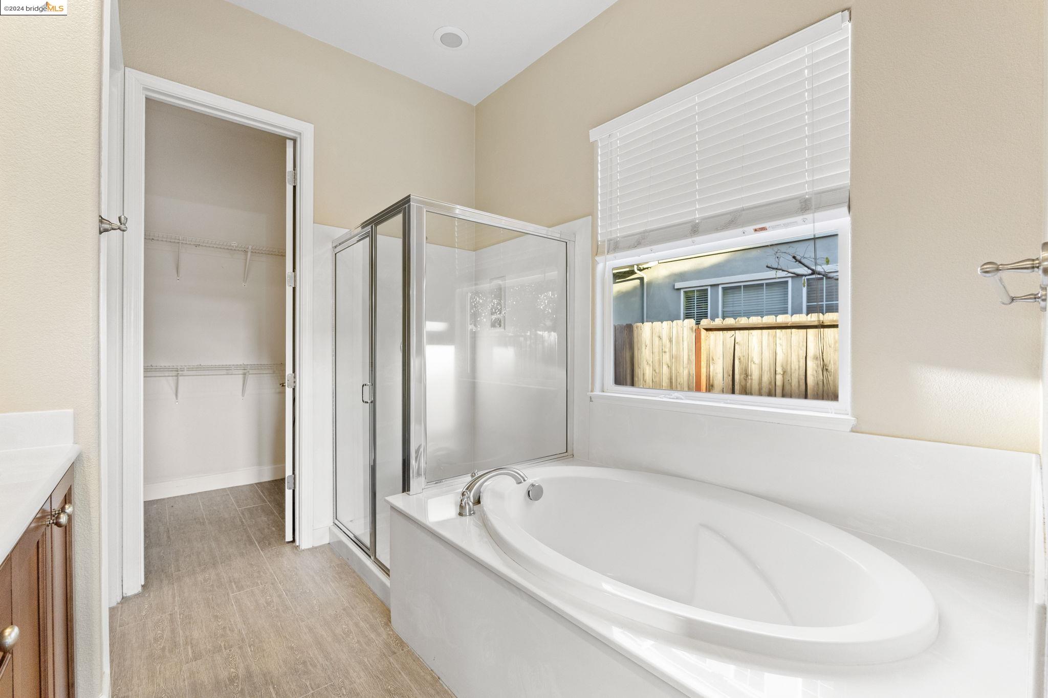 12 Minaret Rd