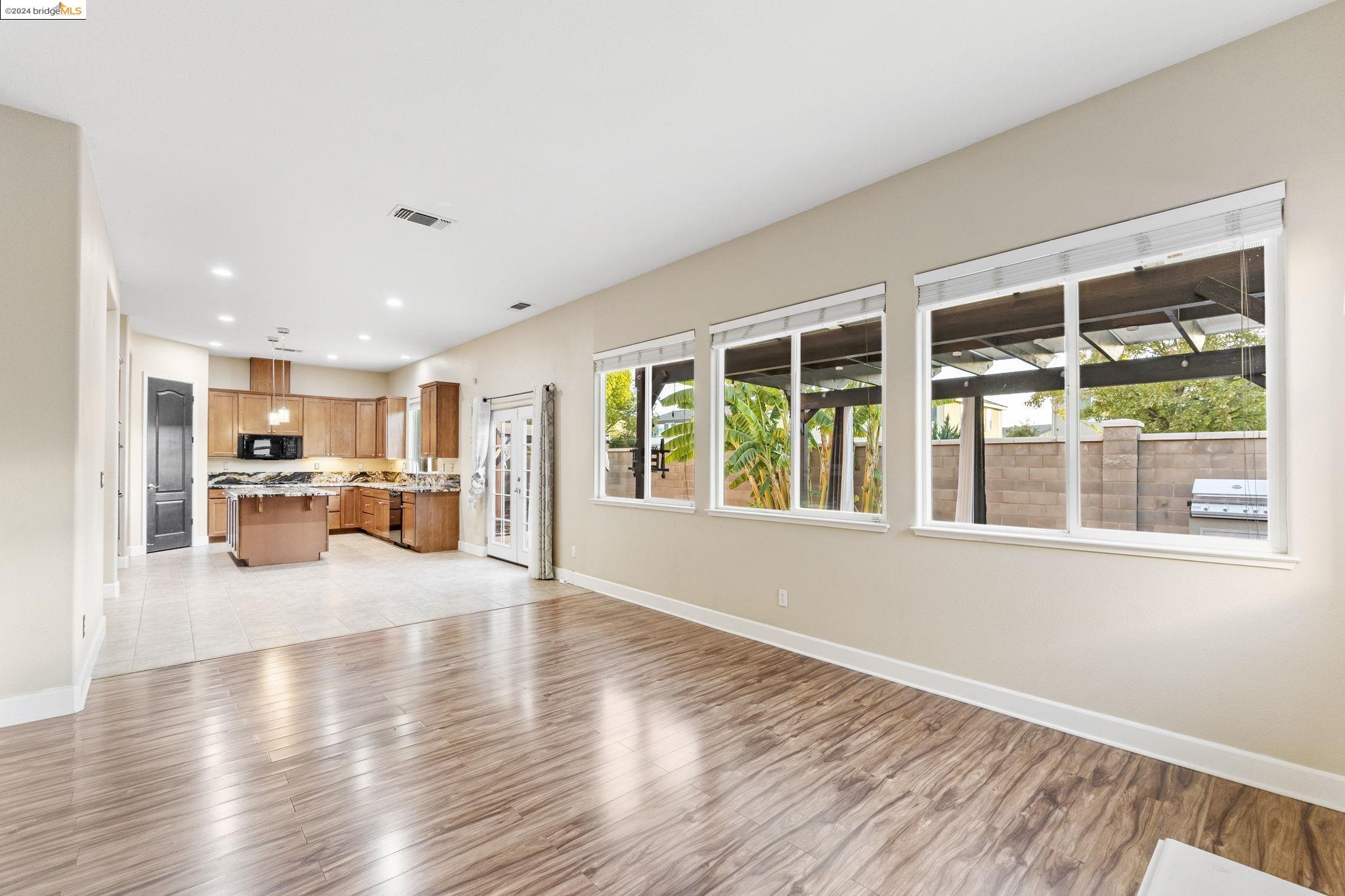 12 Minaret Rd
