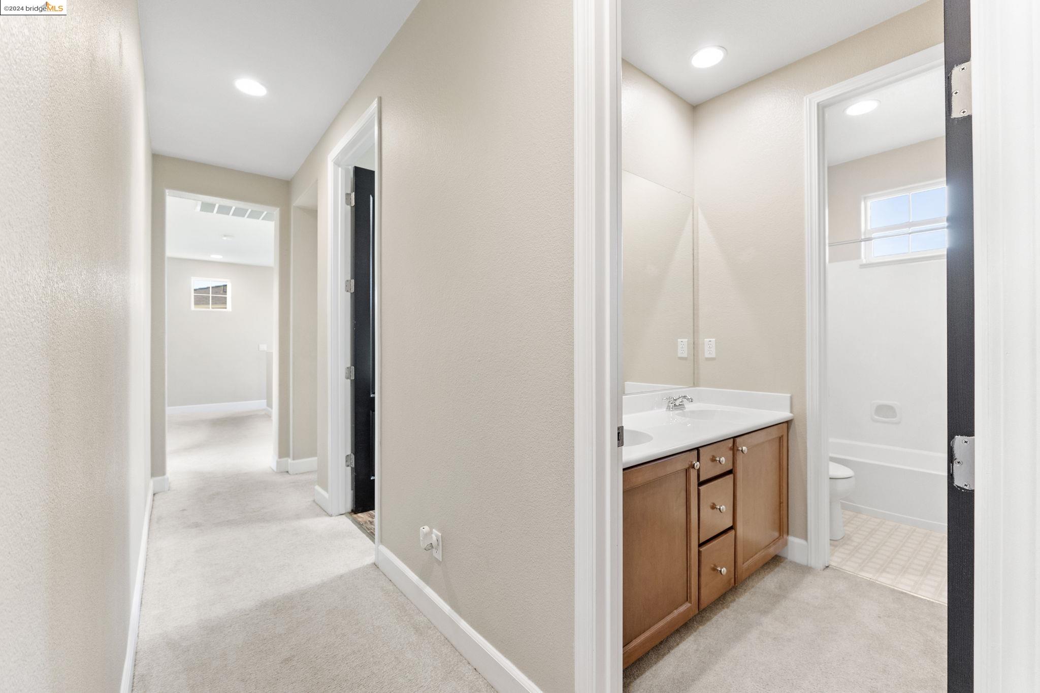 12 Minaret Rd