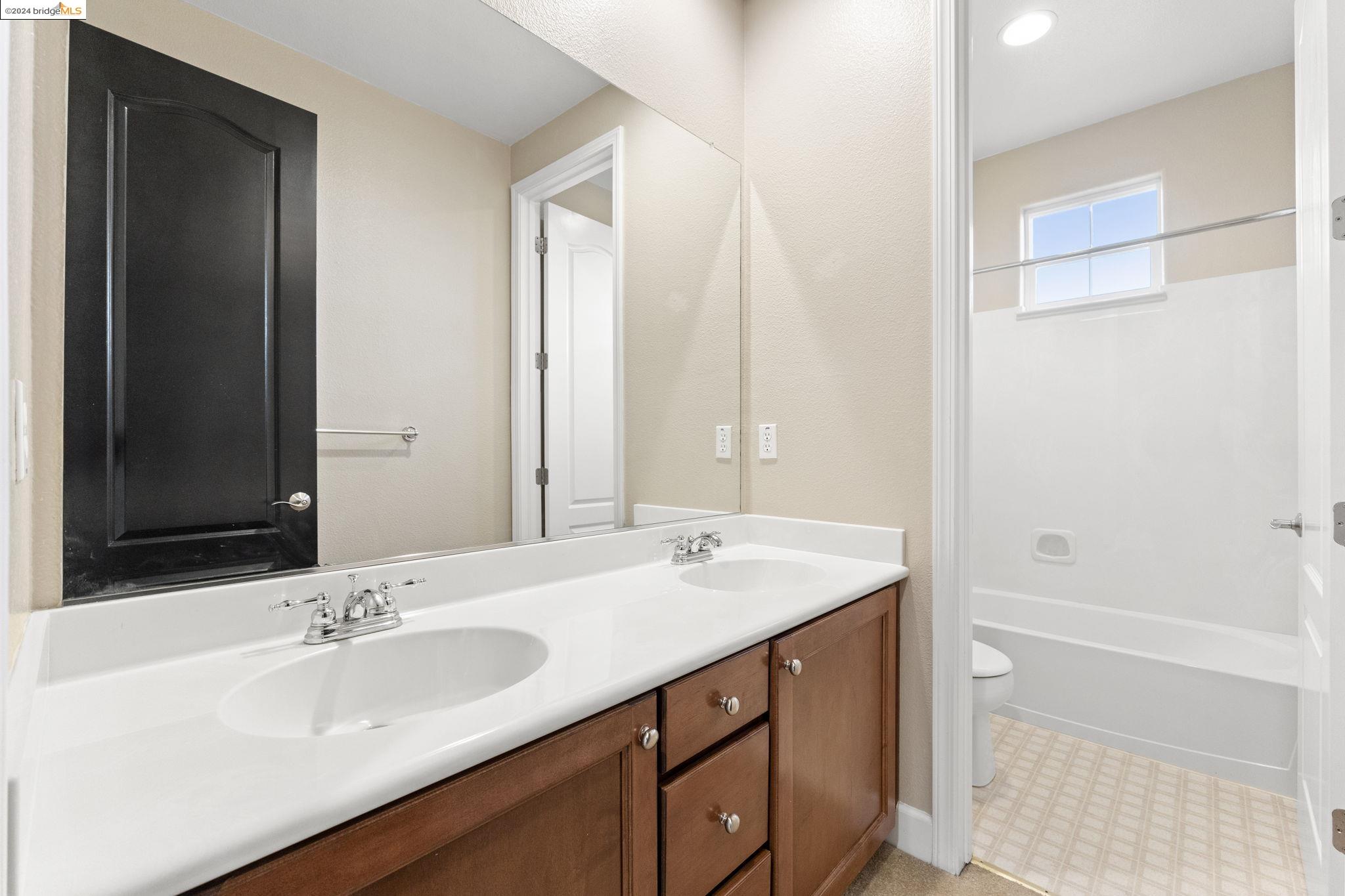 12 Minaret Rd