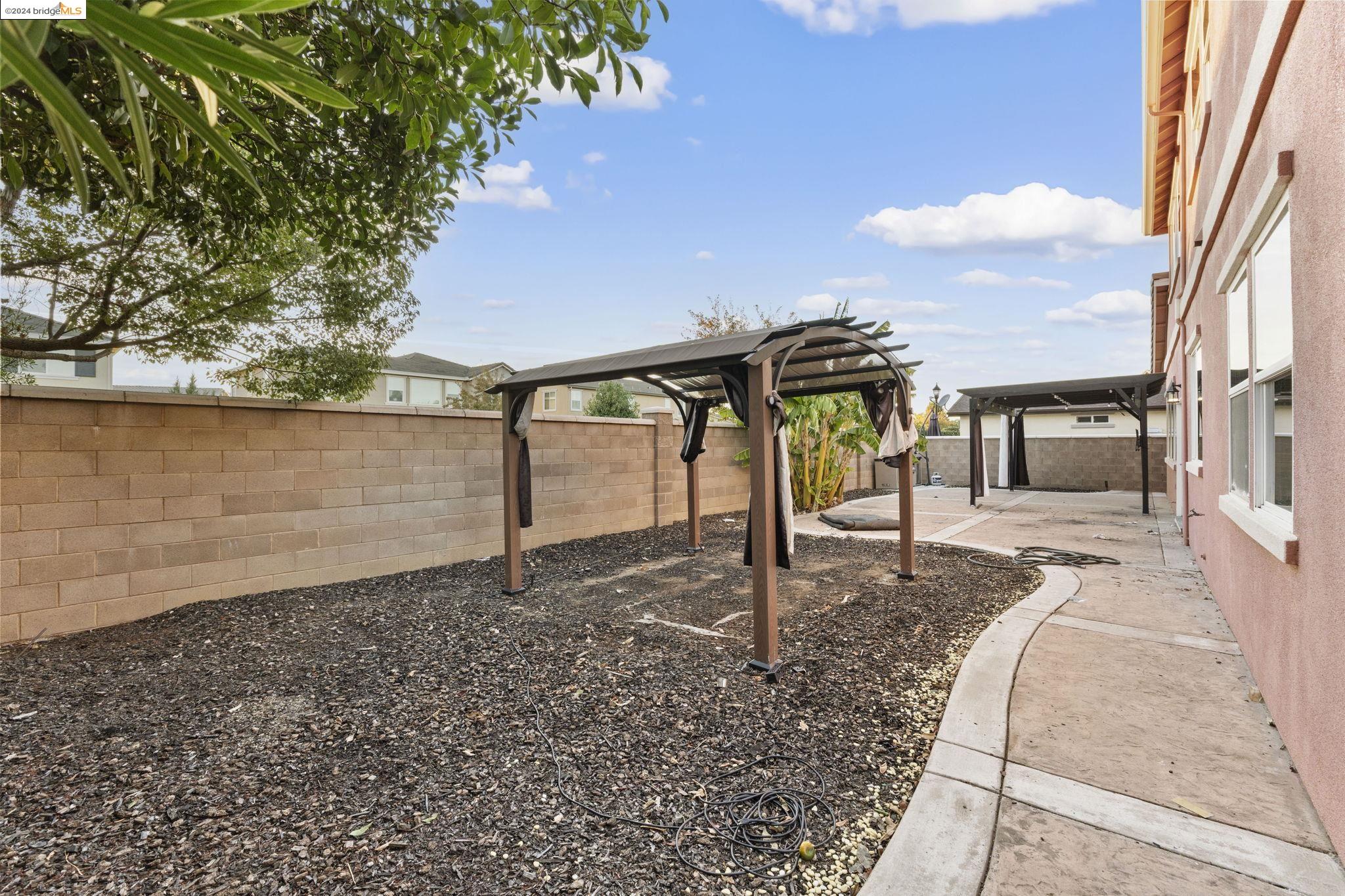 12 Minaret Rd