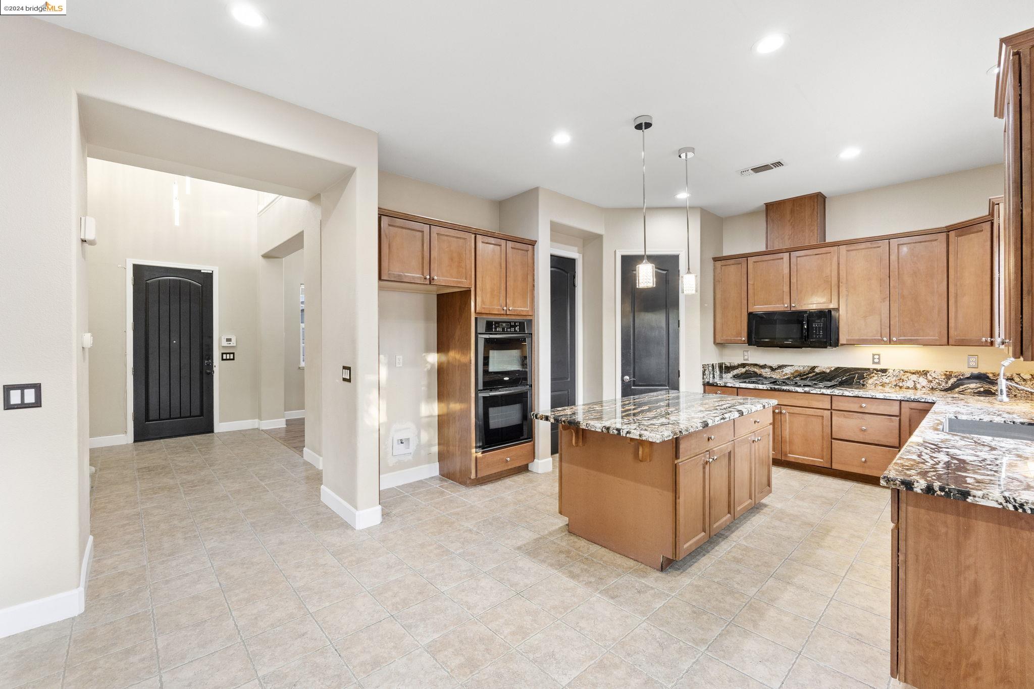 12 Minaret Rd