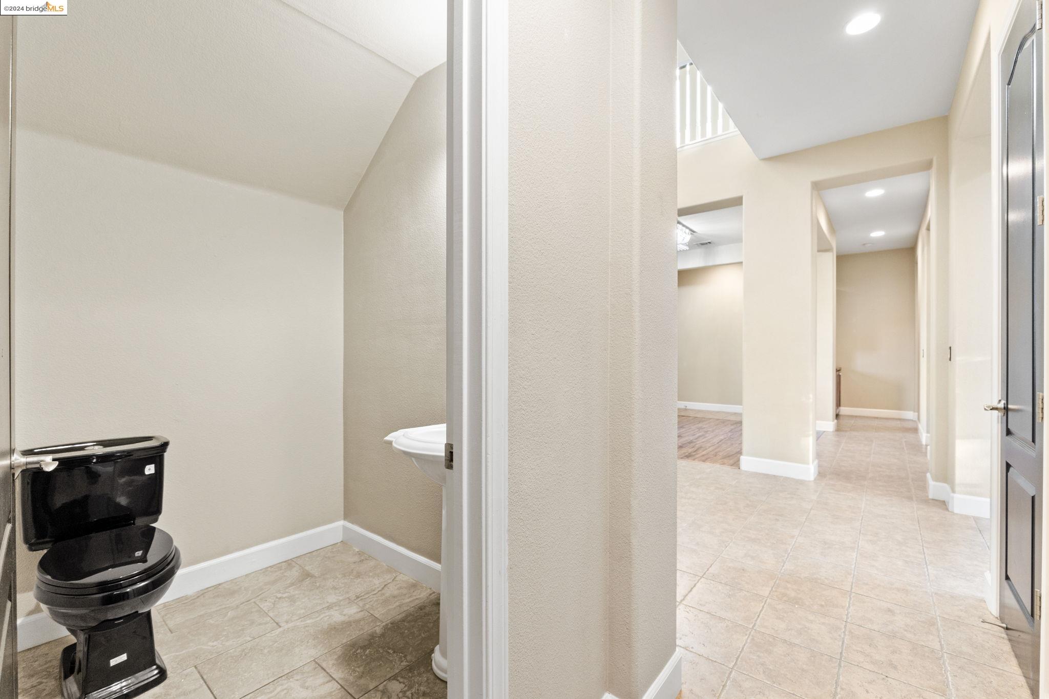 12 Minaret Rd