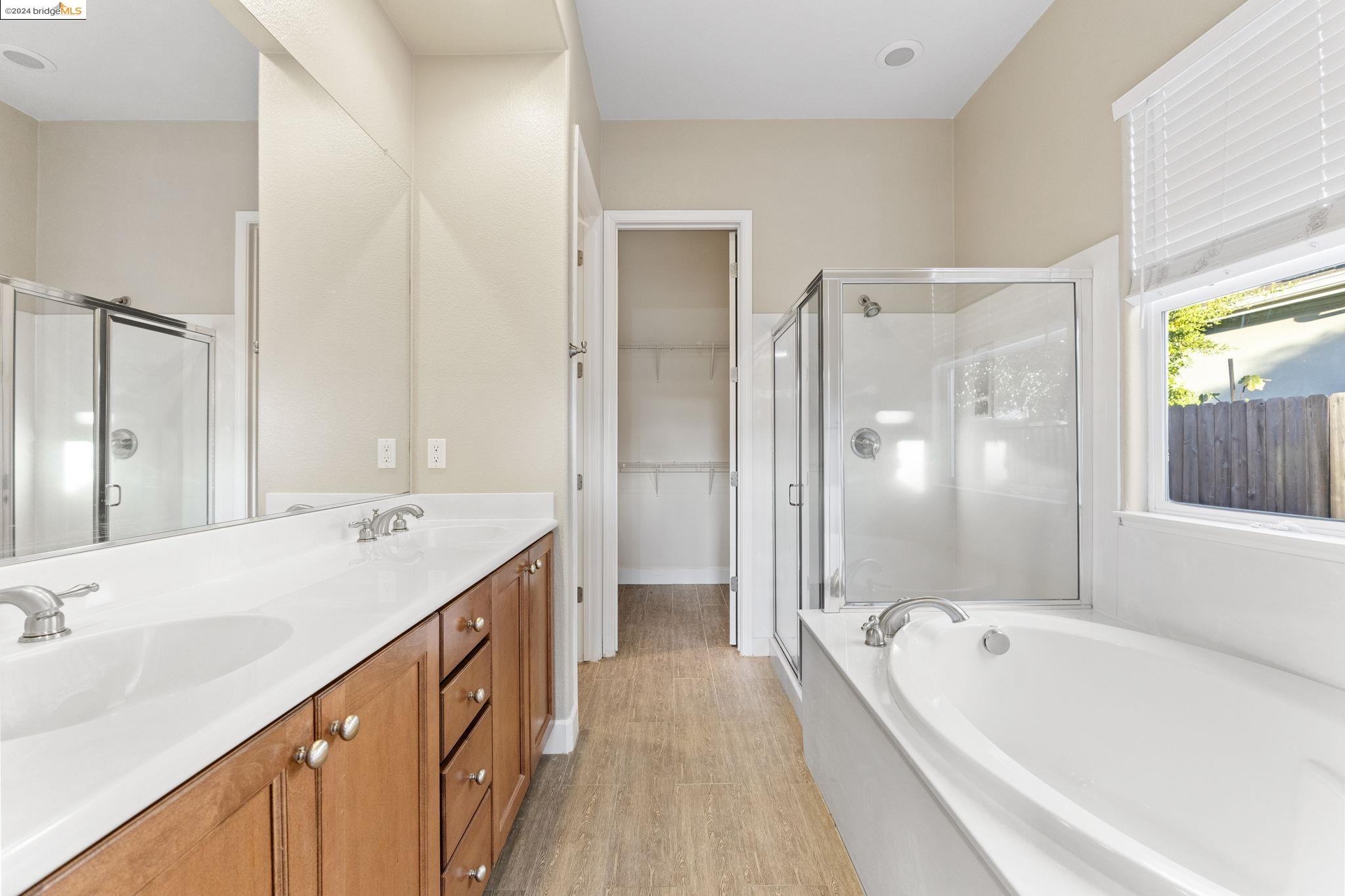 12 Minaret Rd