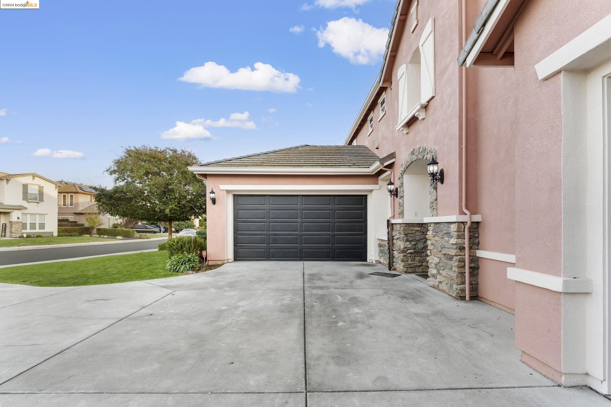 12 Minaret Rd