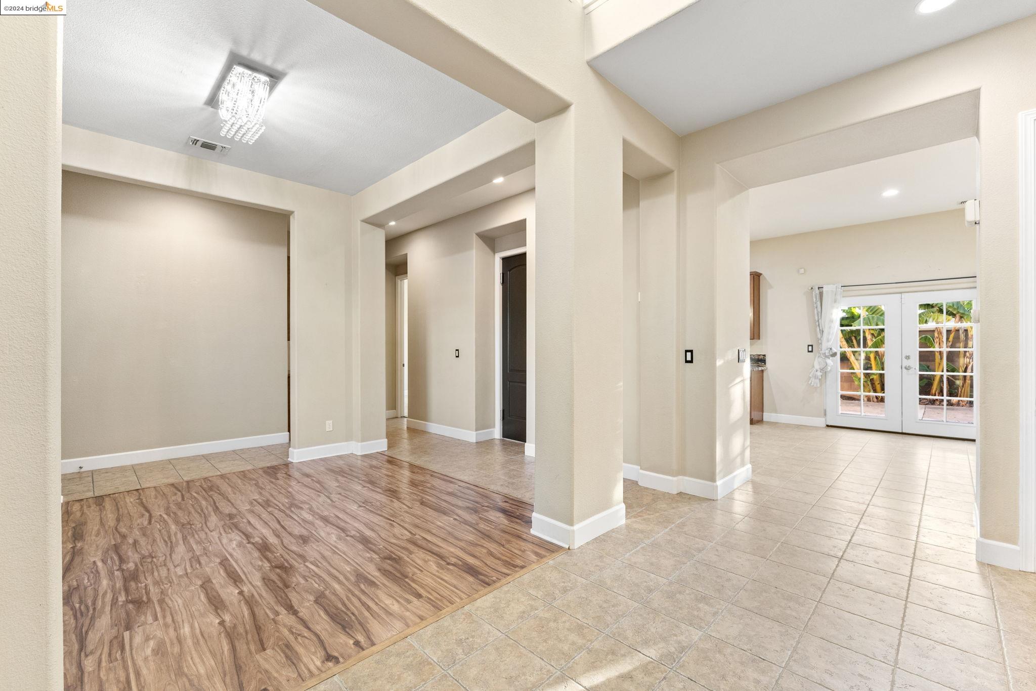 12 Minaret Rd