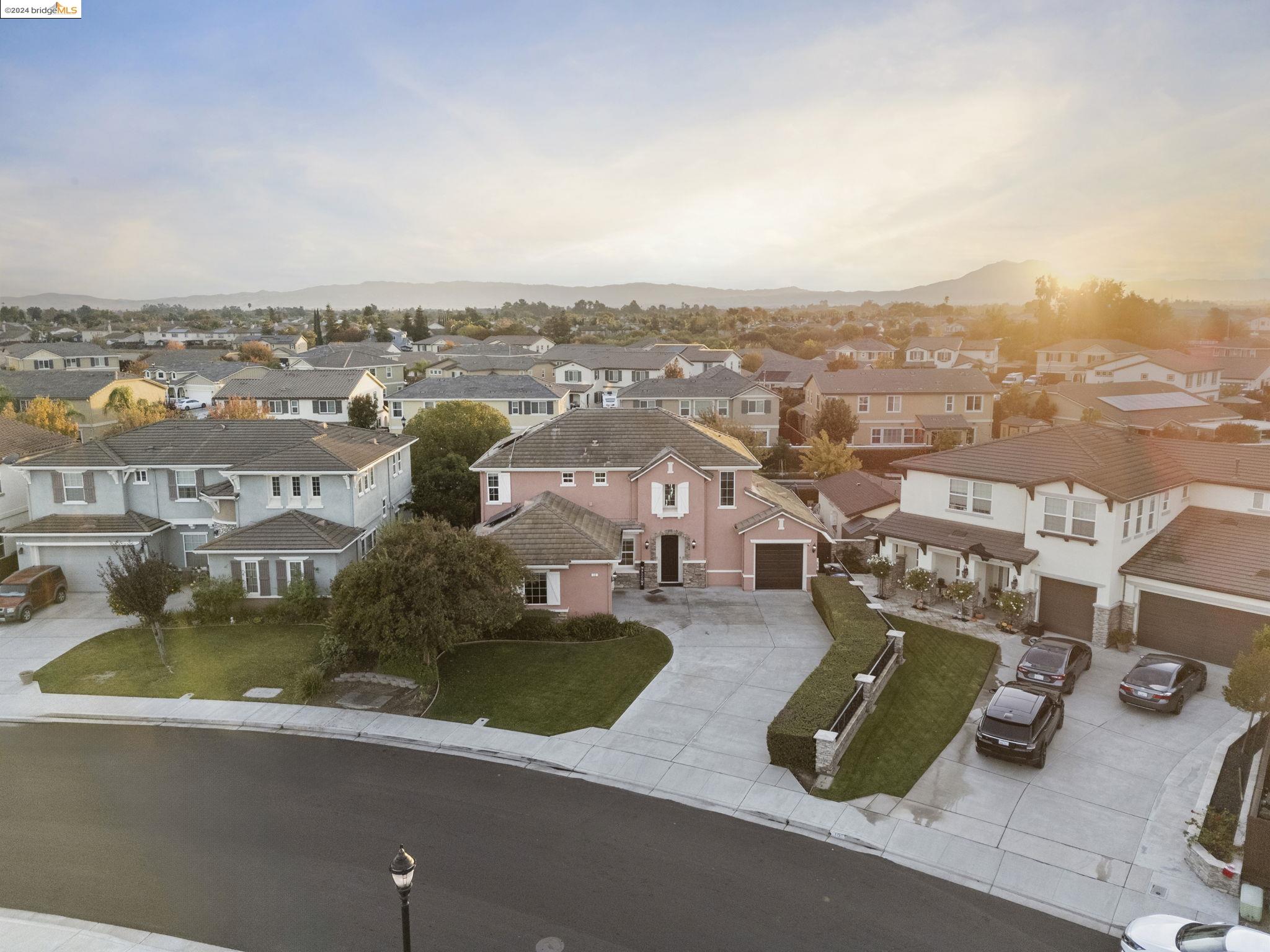 12 Minaret Rd