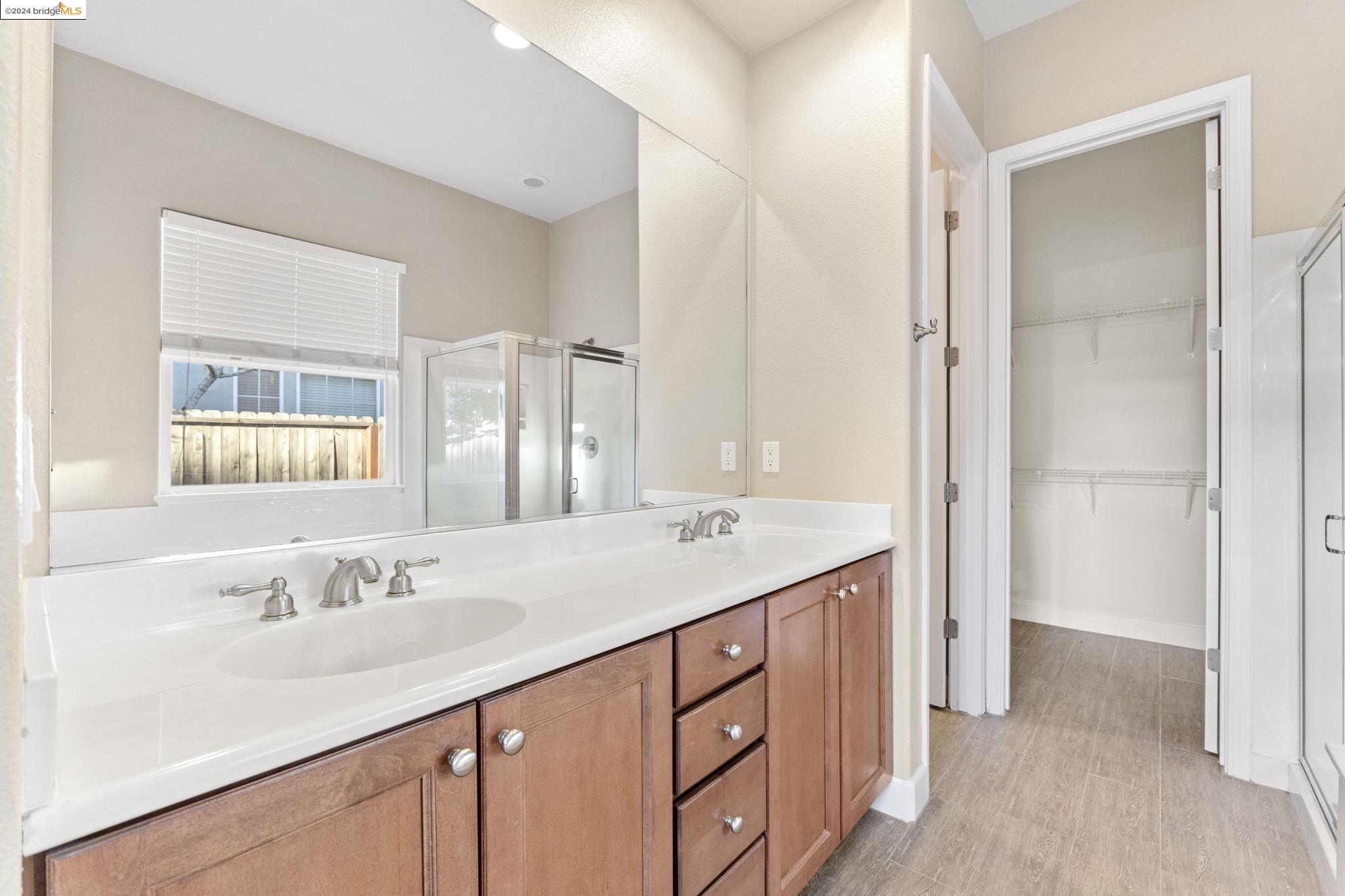 12 Minaret Rd
