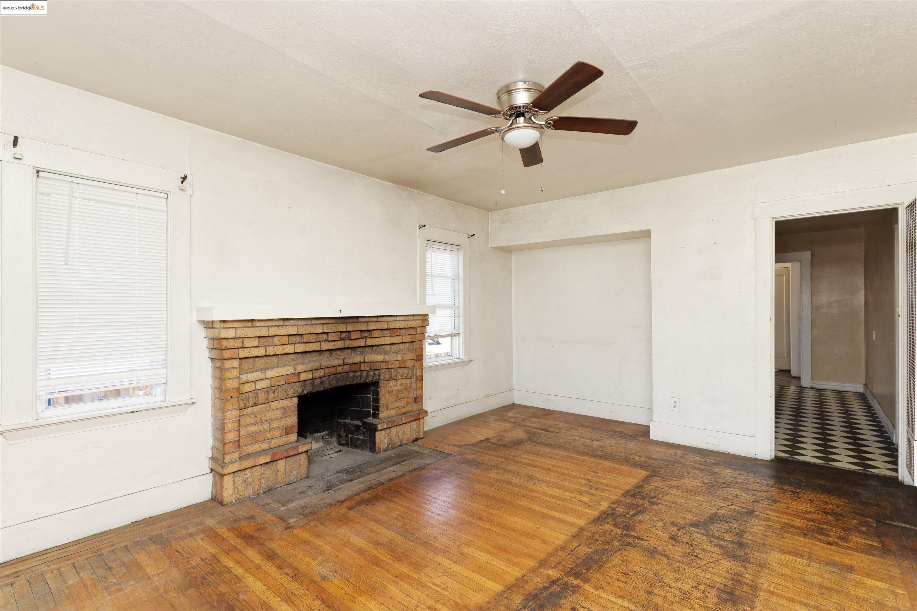 1116 Elmhurst Ave