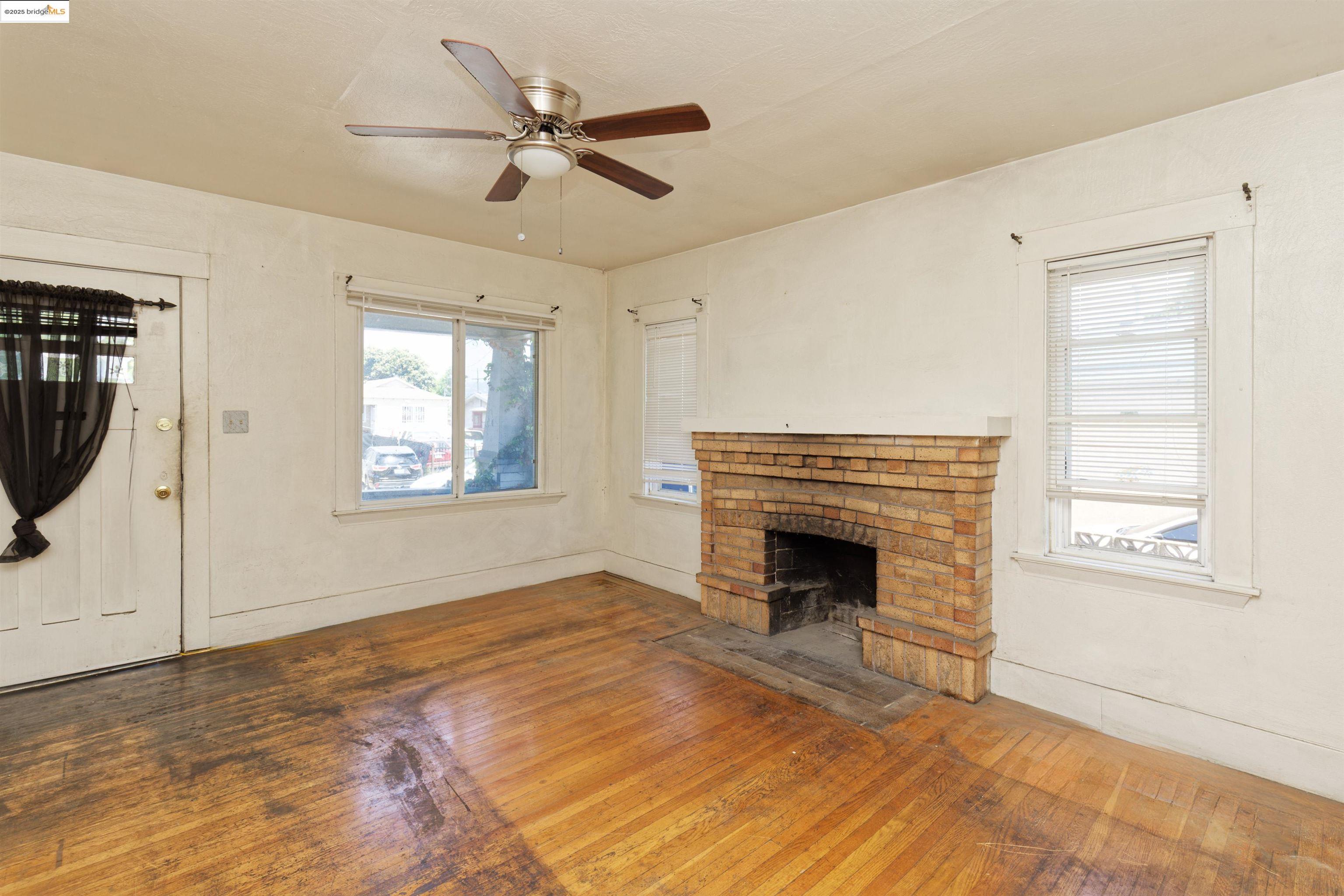 1116 Elmhurst Ave