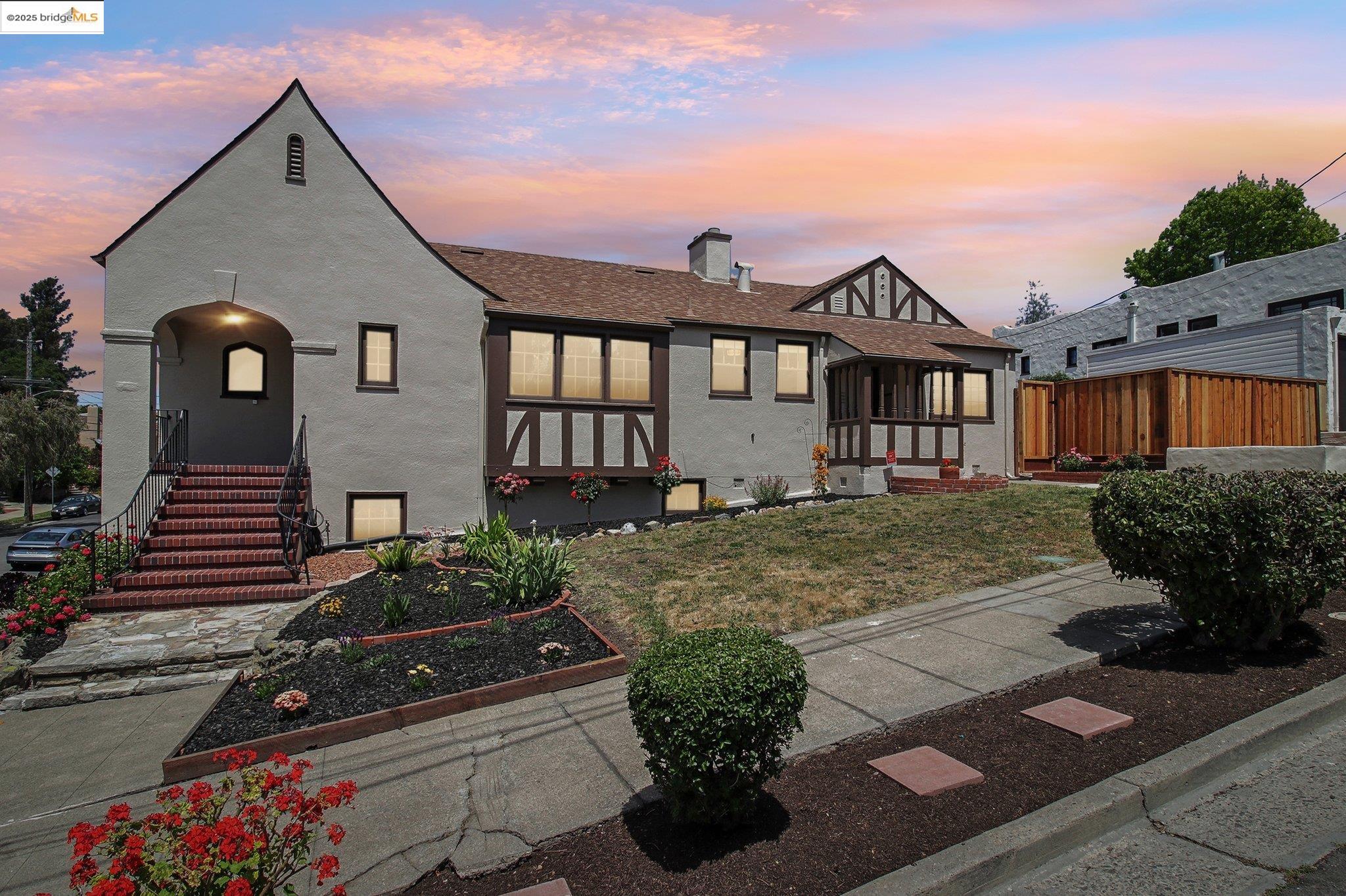 2900 Sheffield Ave