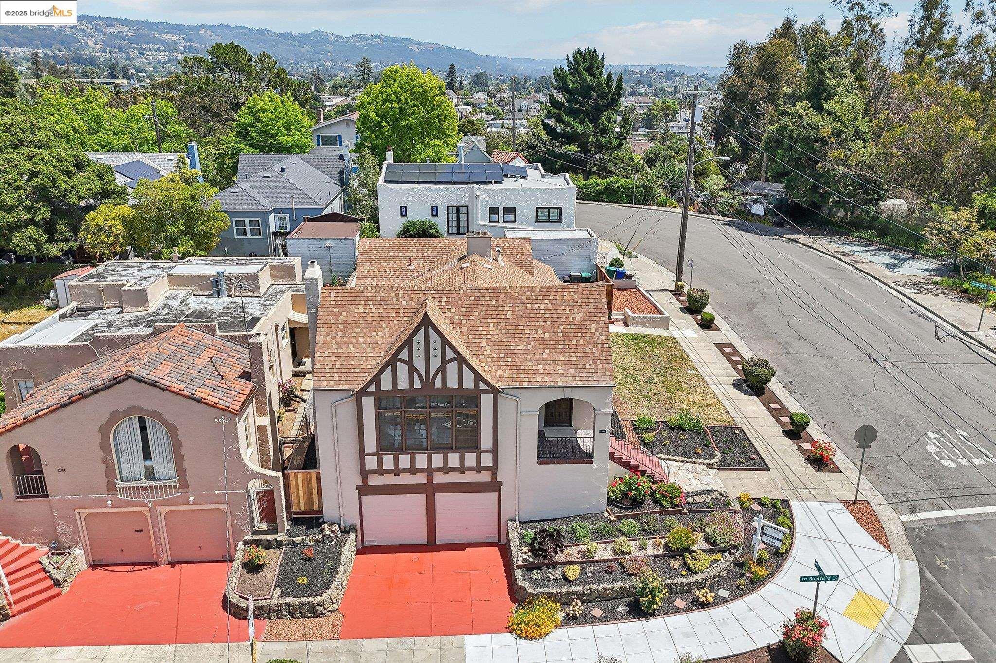 2900 Sheffield Ave