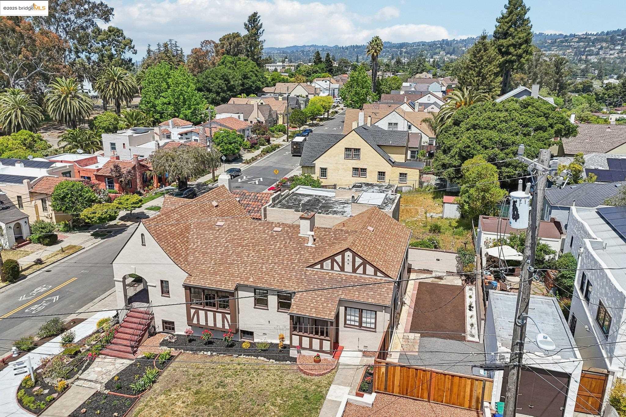 2900 Sheffield Ave