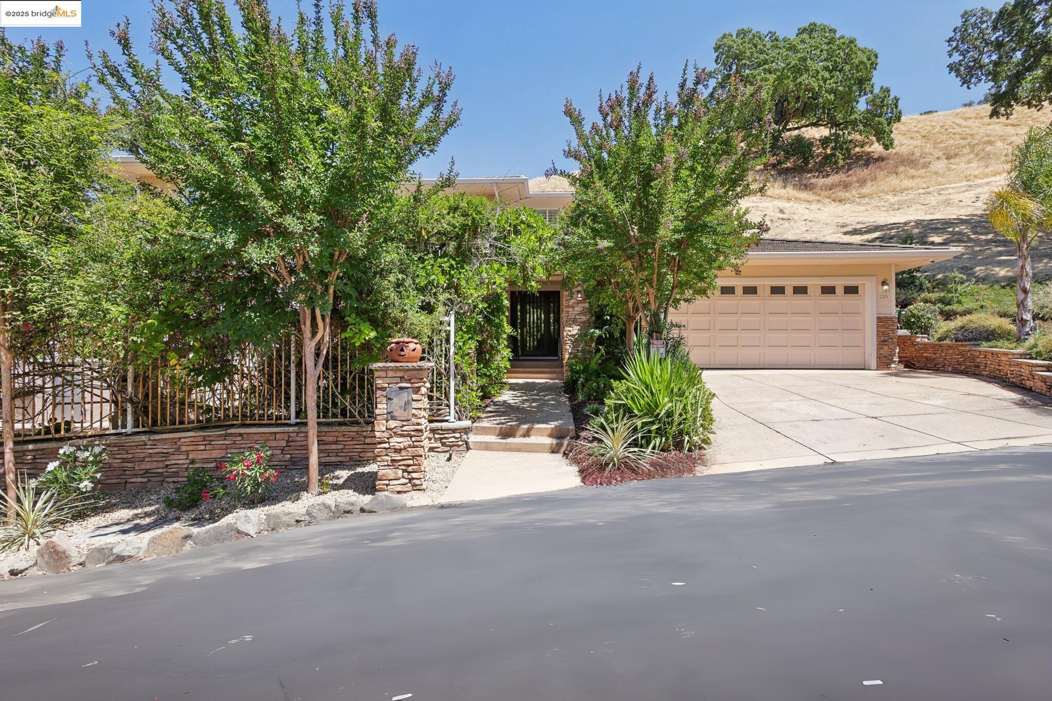 125 Mystic Pl