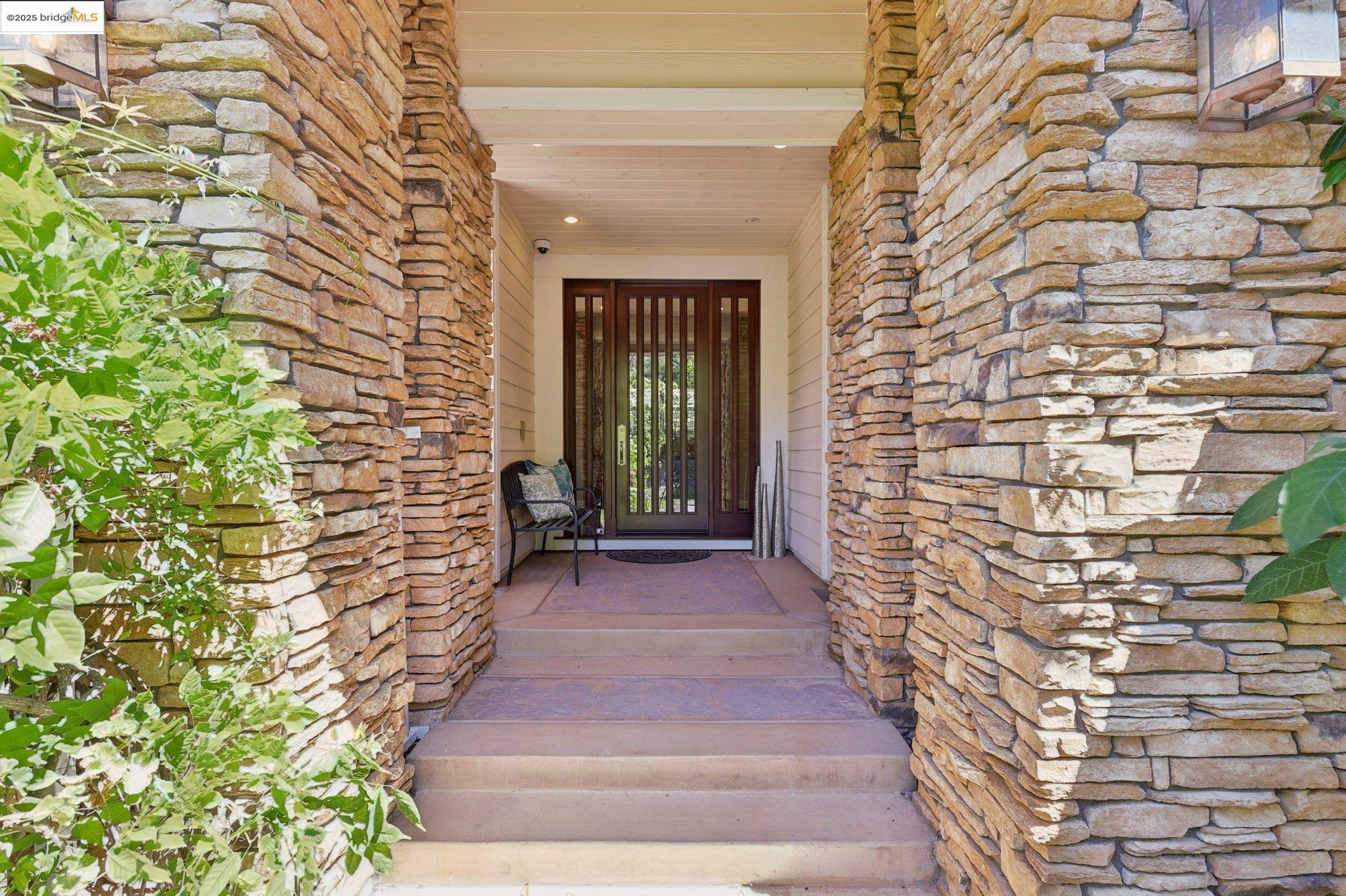 125 Mystic Pl