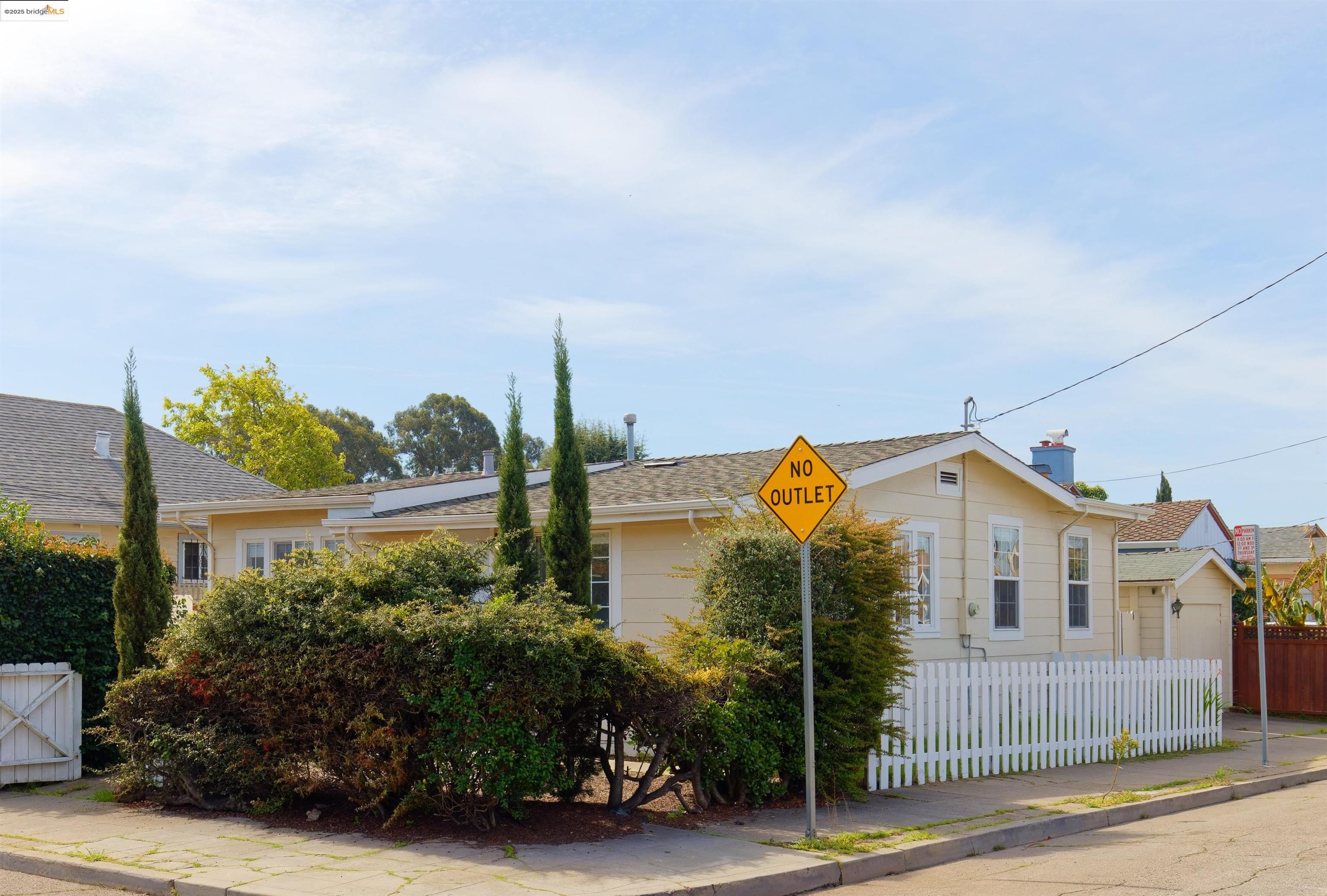 4251 Porter St