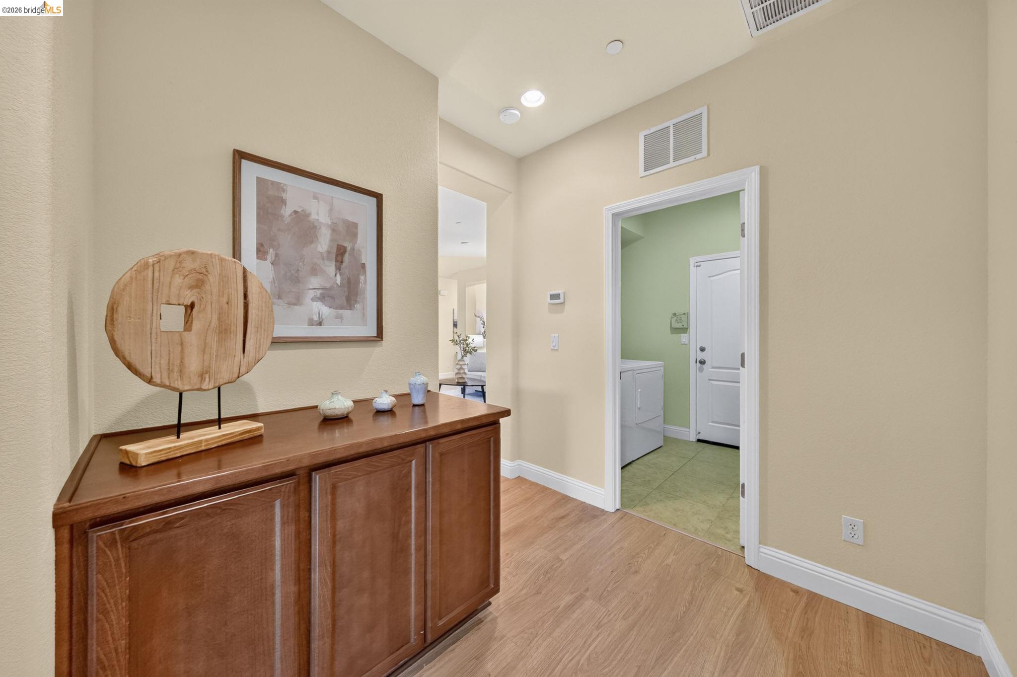 1098 Beau Ave
