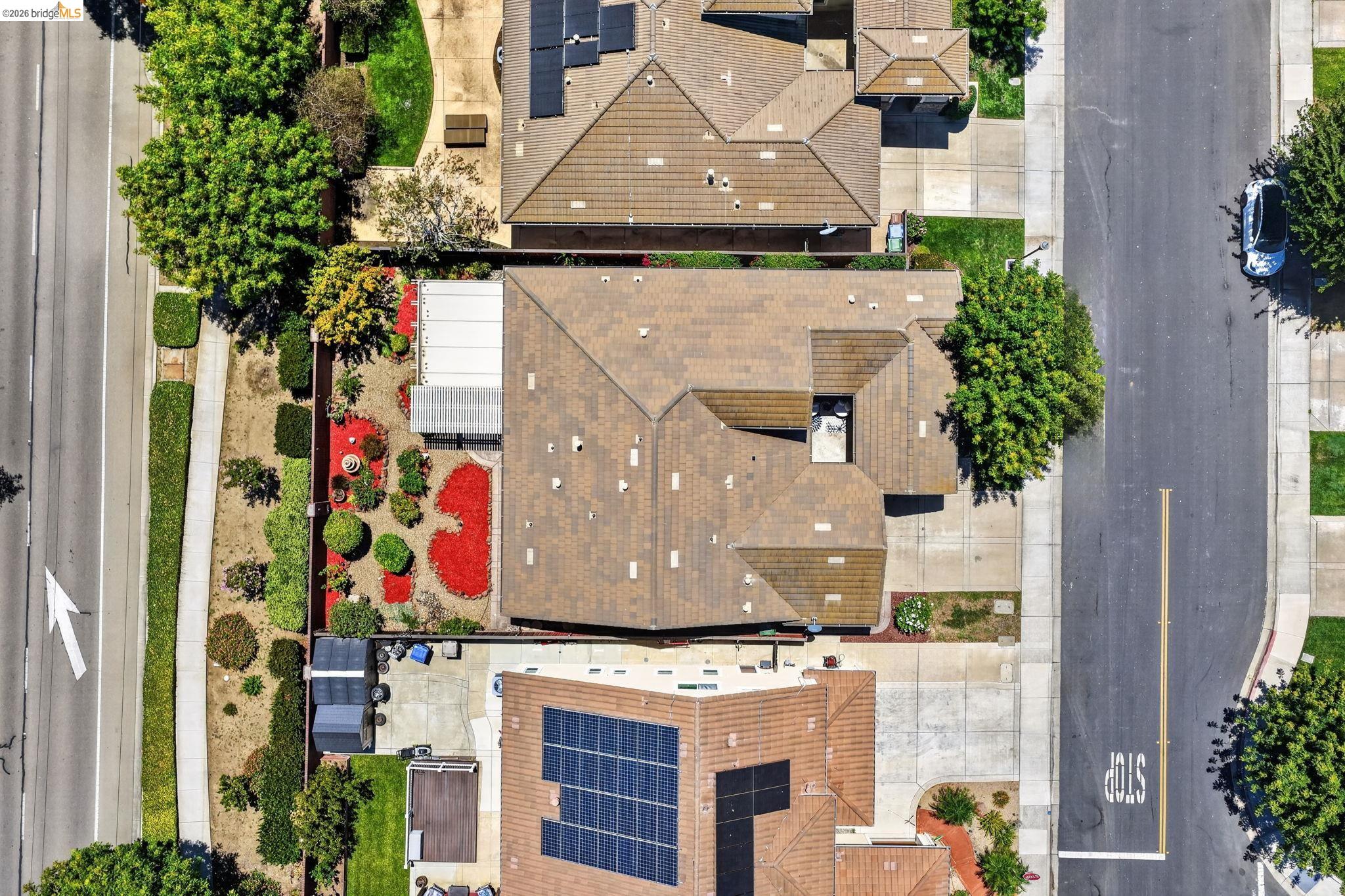 1098 Beau Ave