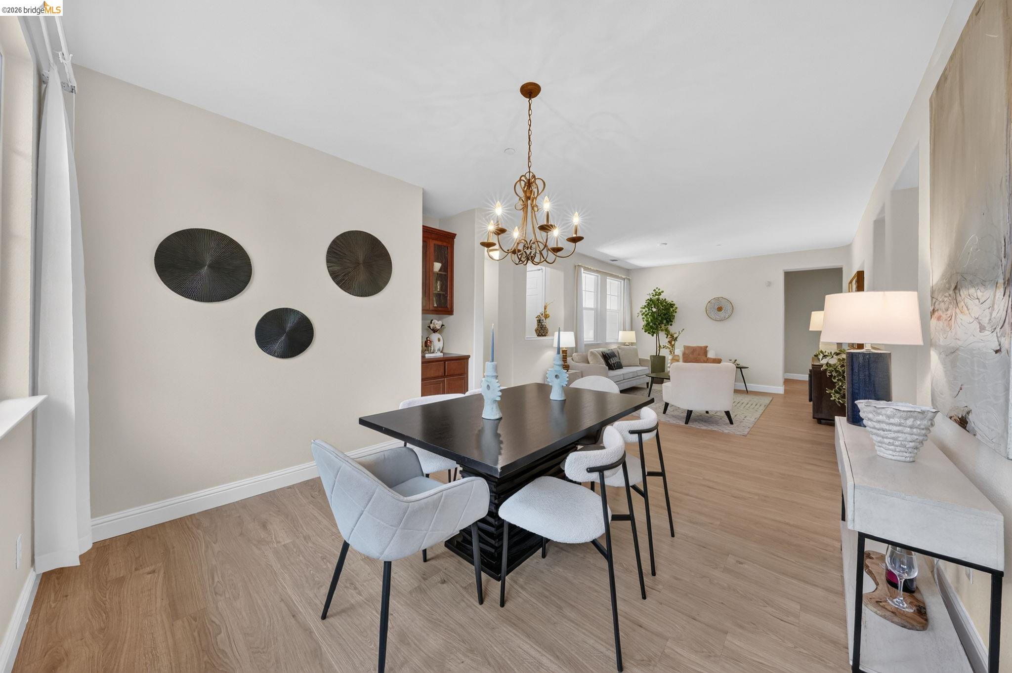 1098 Beau Ave