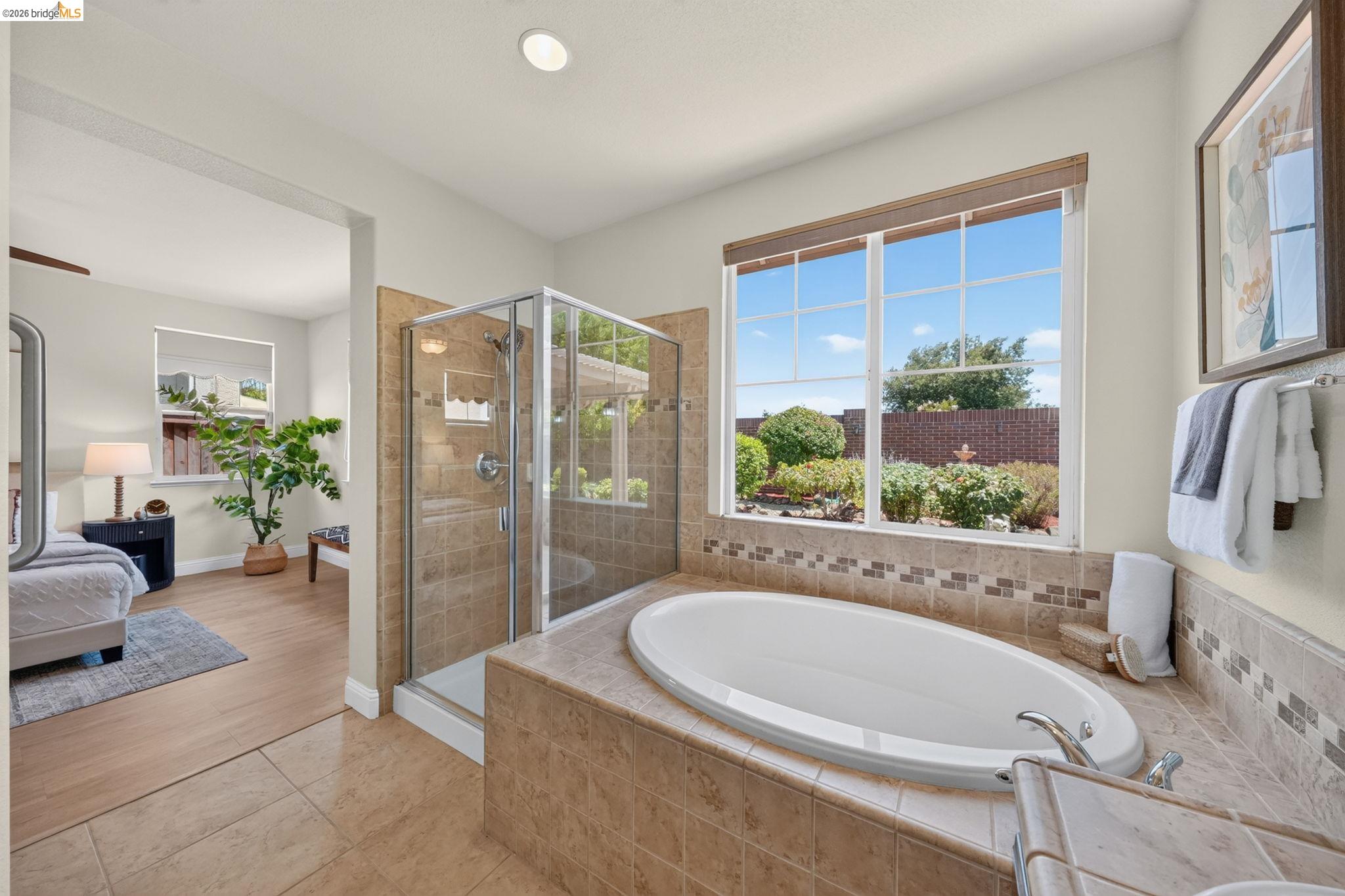 1098 Beau Ave