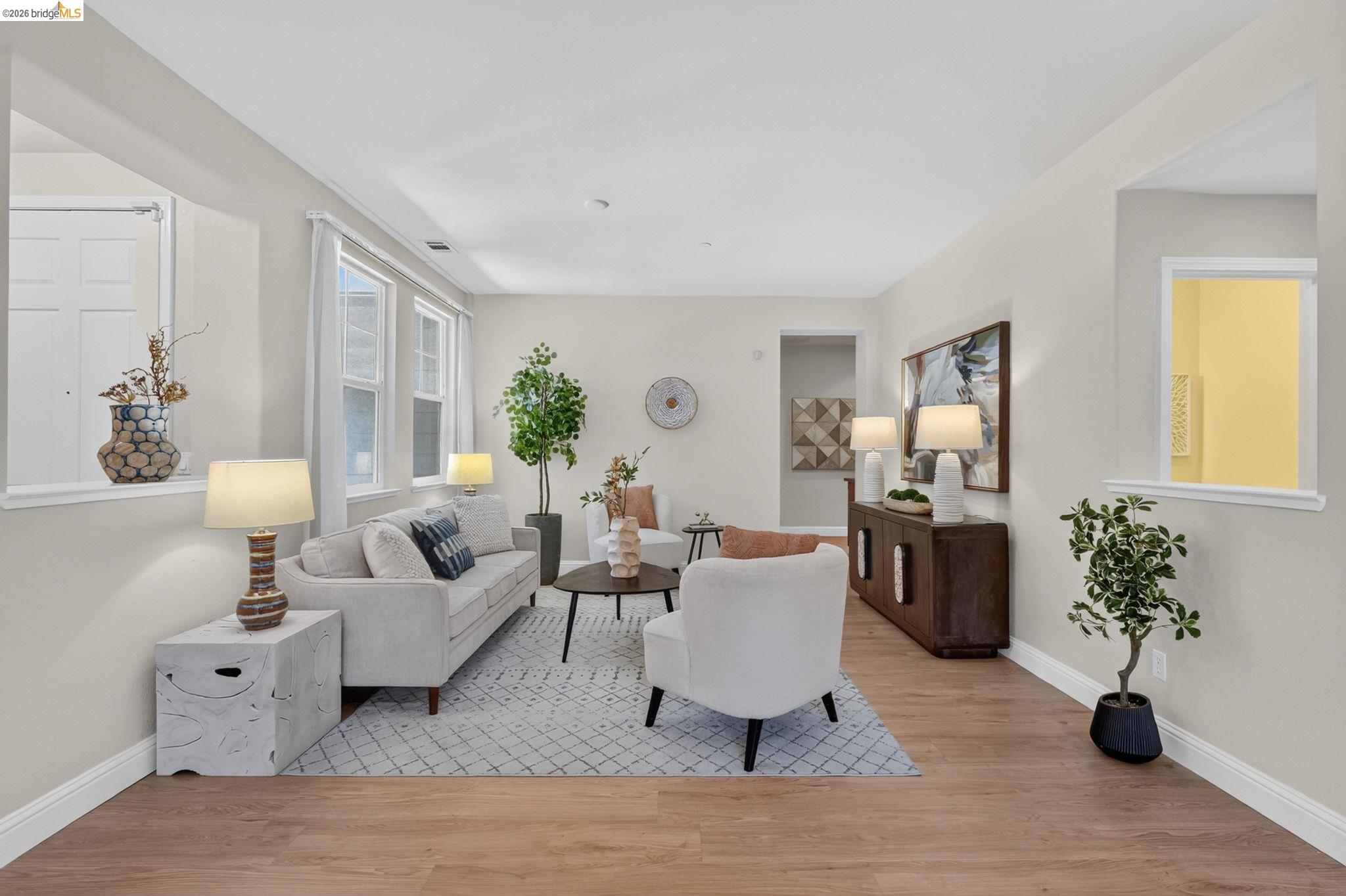 1098 Beau Ave