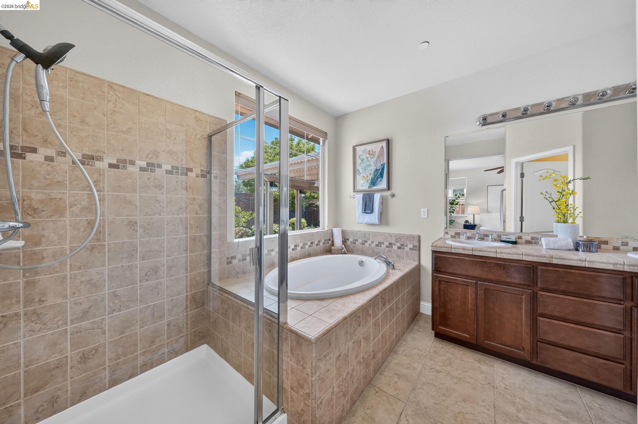 1098 Beau Ave
