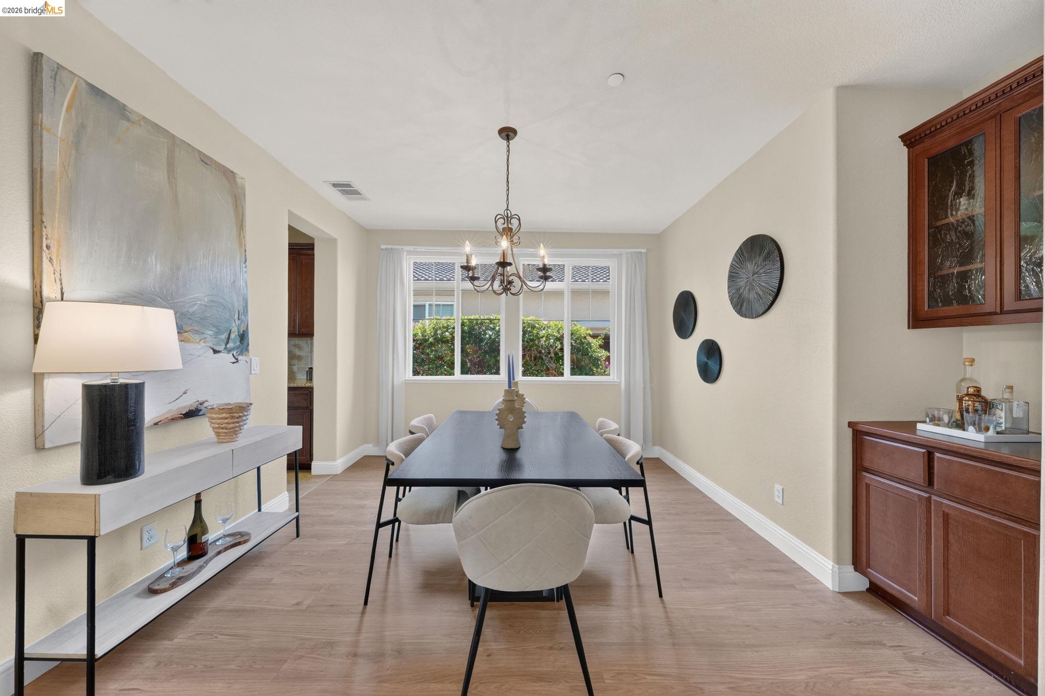 1098 Beau Ave