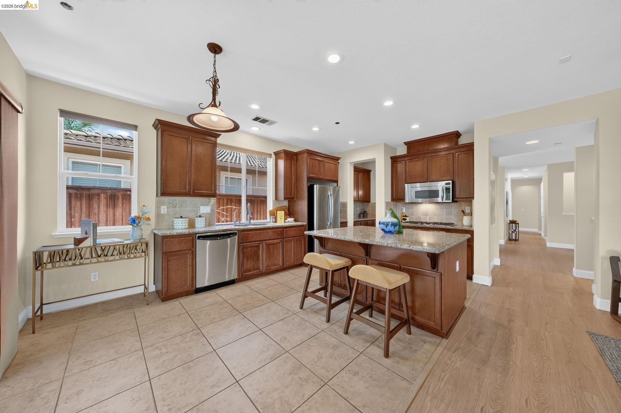 1098 Beau Ave
