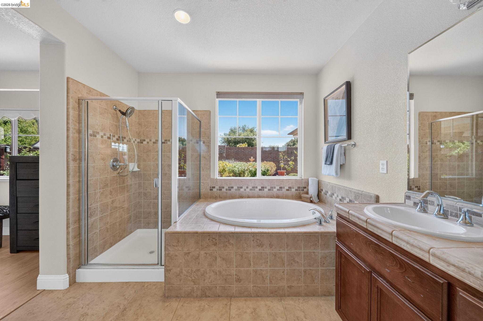 1098 Beau Ave