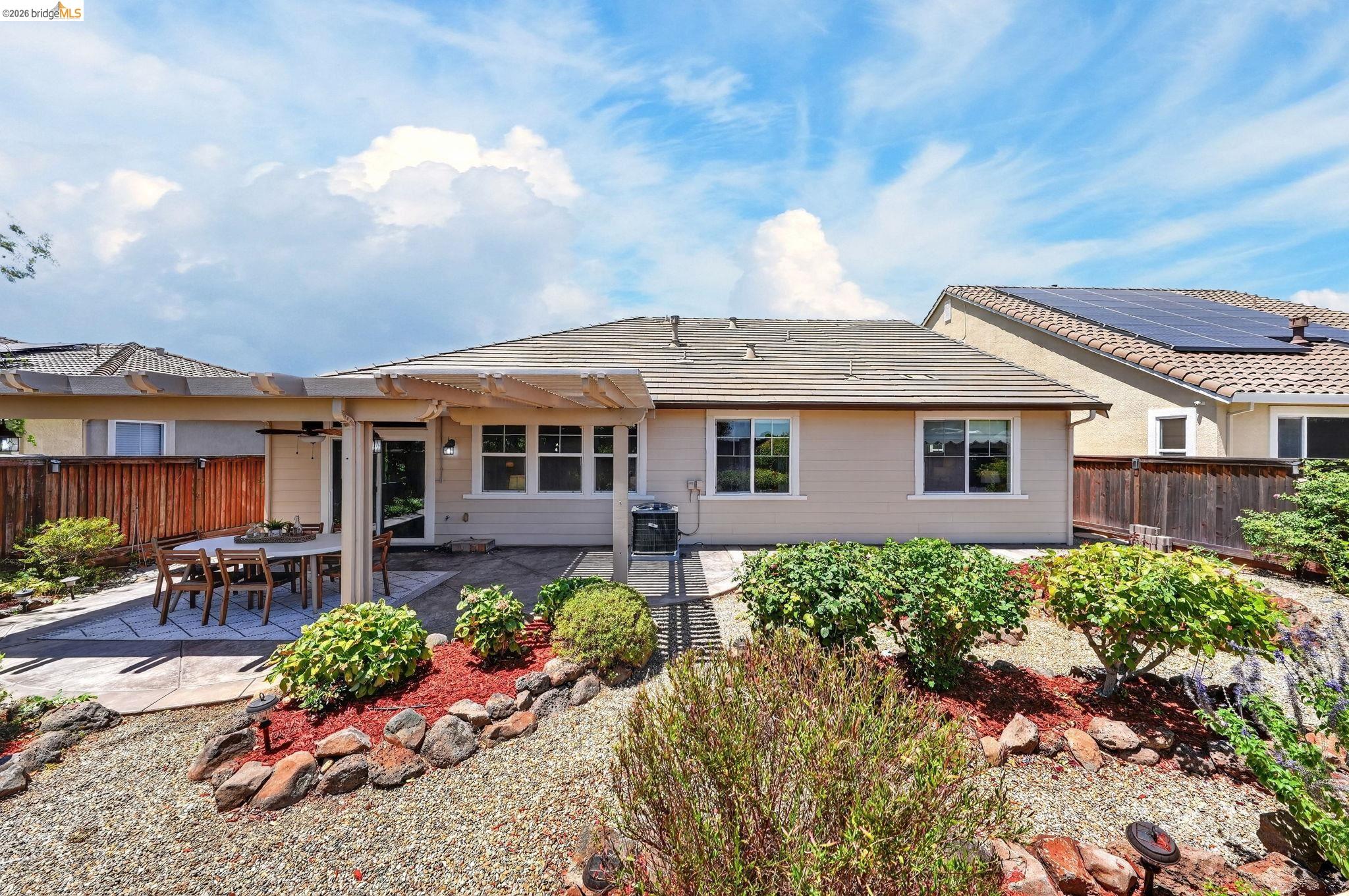 1098 Beau Ave