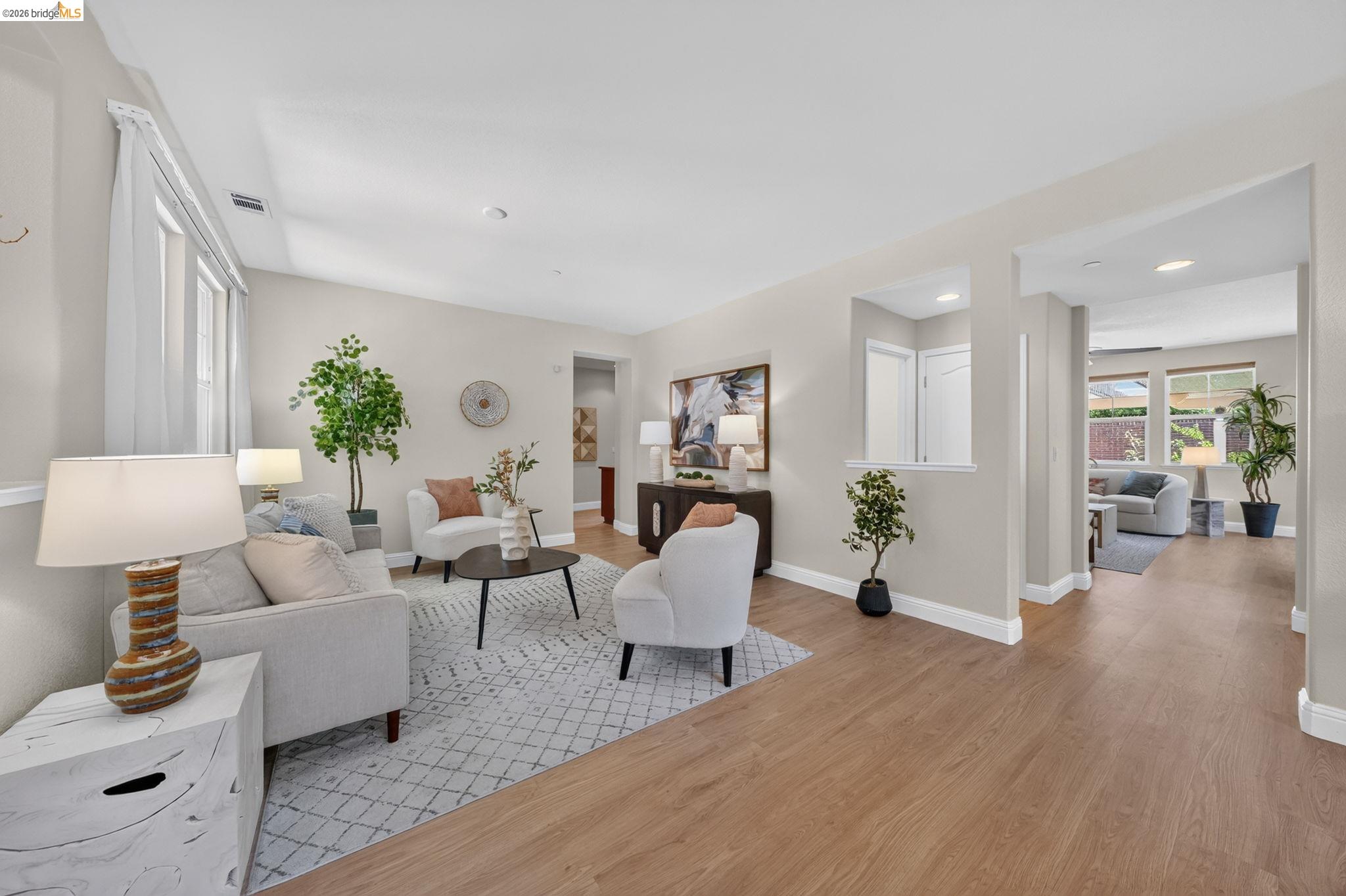 1098 Beau Ave