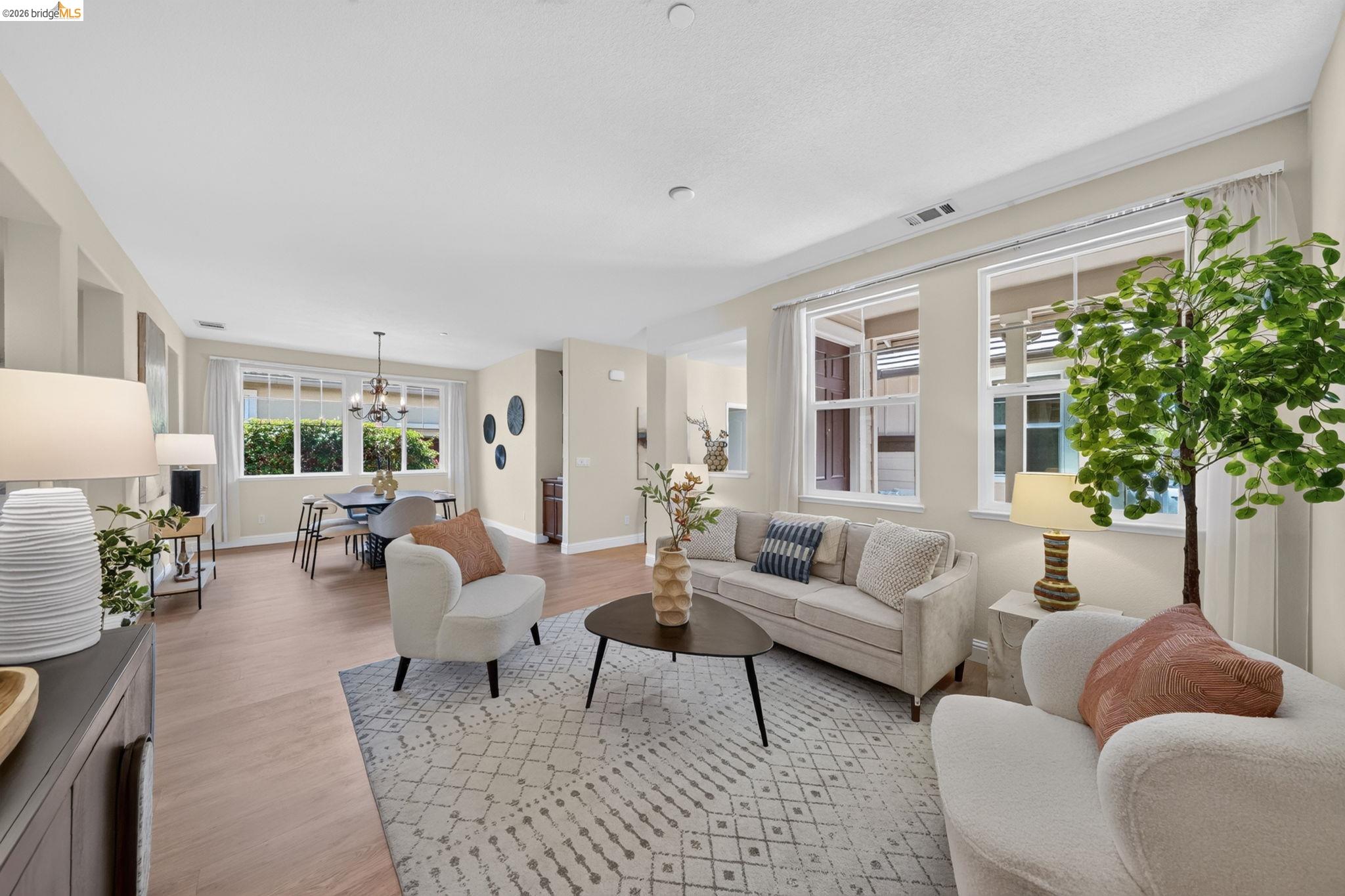 1098 Beau Ave