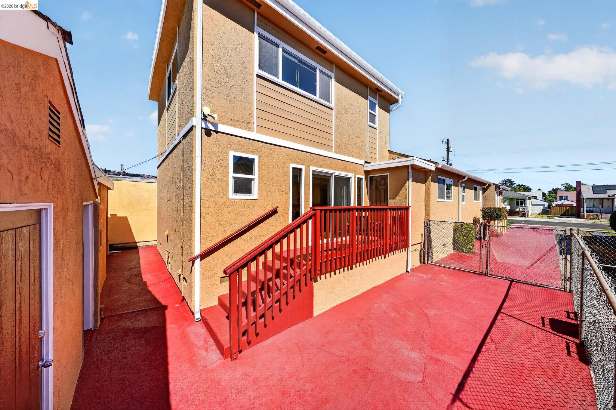 2327 Maywood Ave