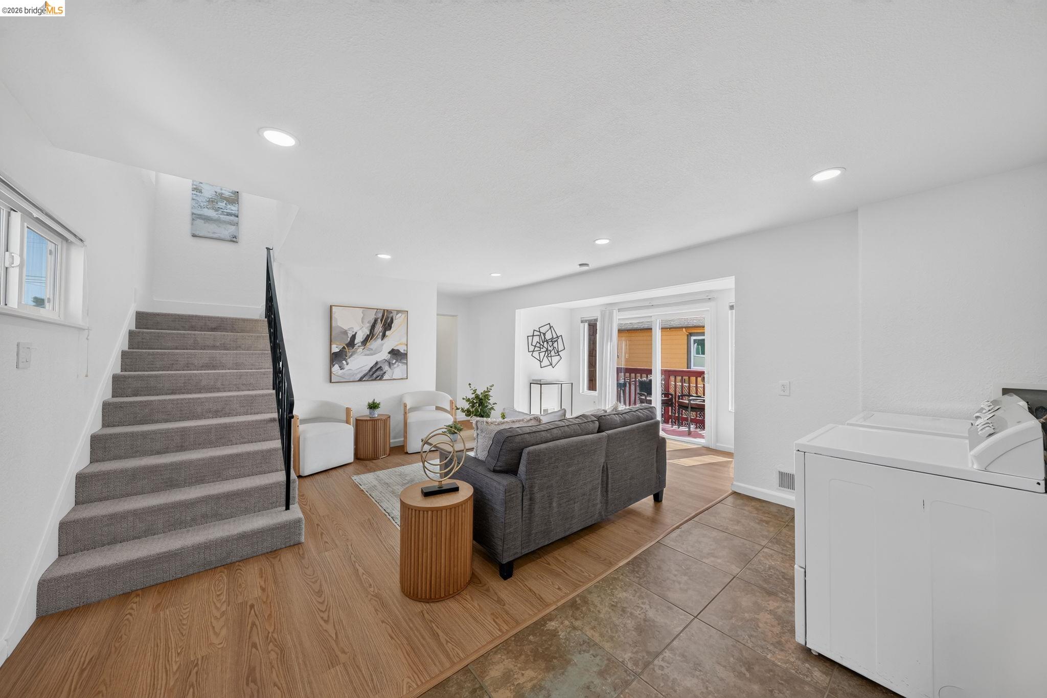 2327 Maywood Ave